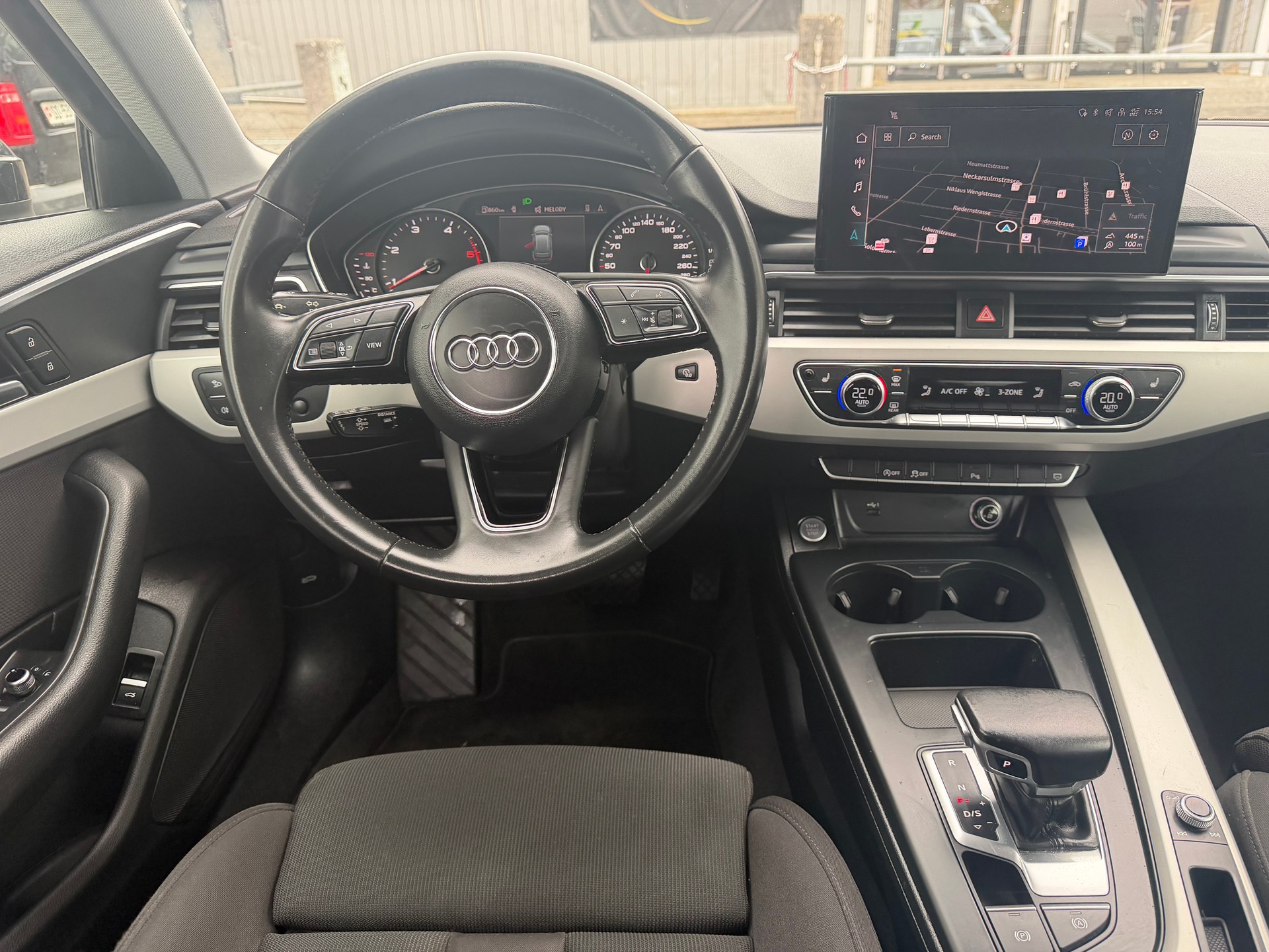 AUDI A4 Avant 35 TDI S-tronic ** Gr. Navi ** LED ** Klima-auto ** Tempomat ** PDC V&H ** Frisch Ab MFK-image-3
