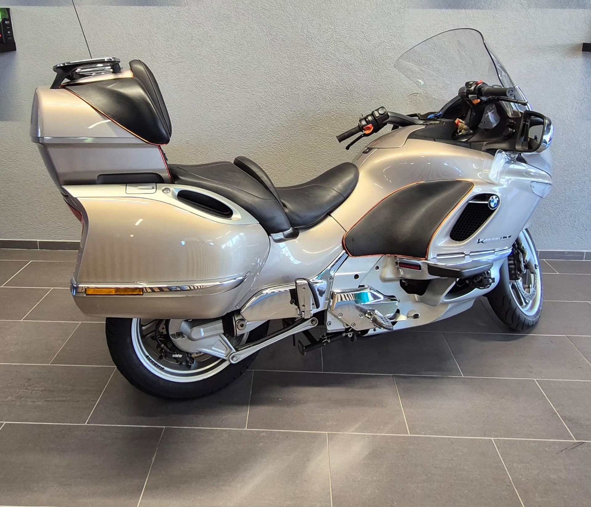 BMW K 1200 LT-image-1