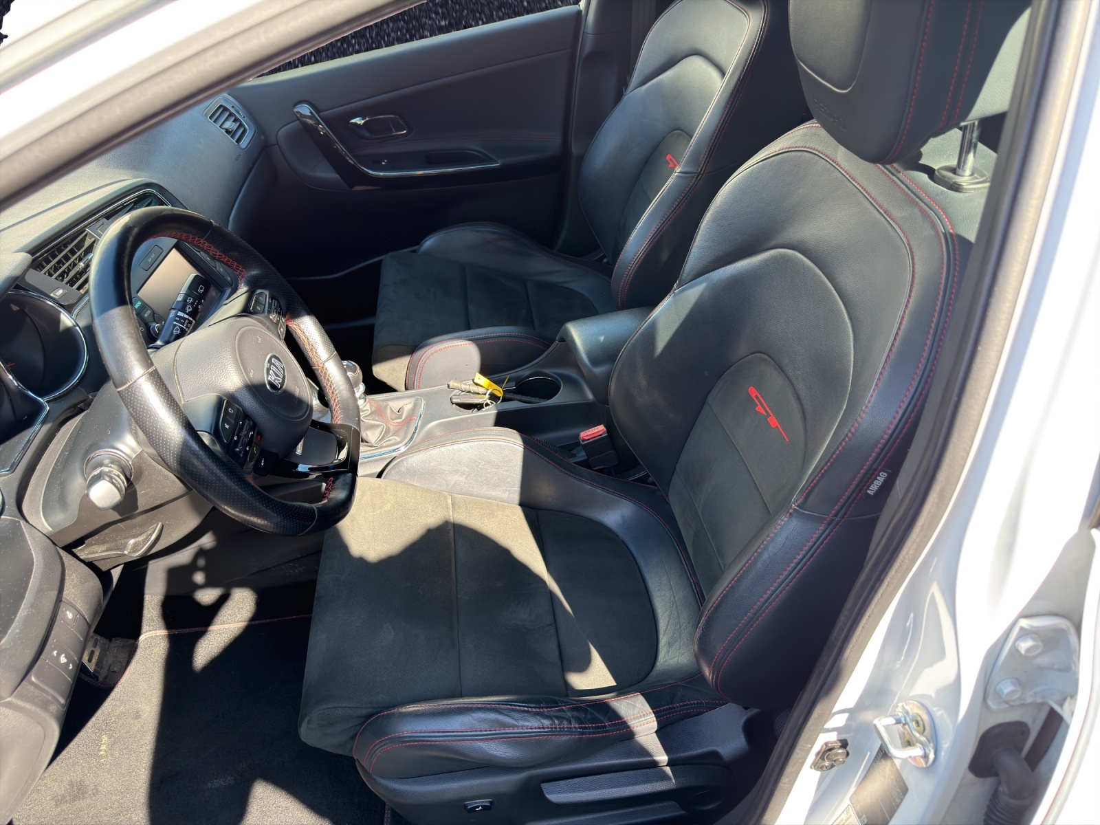 KIA Cee'd 1.6 GDi GT-image-9