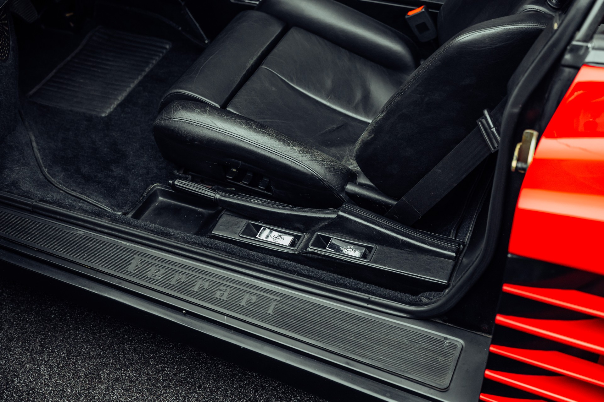 FERRARI Testarossa Monospecchio-image-10