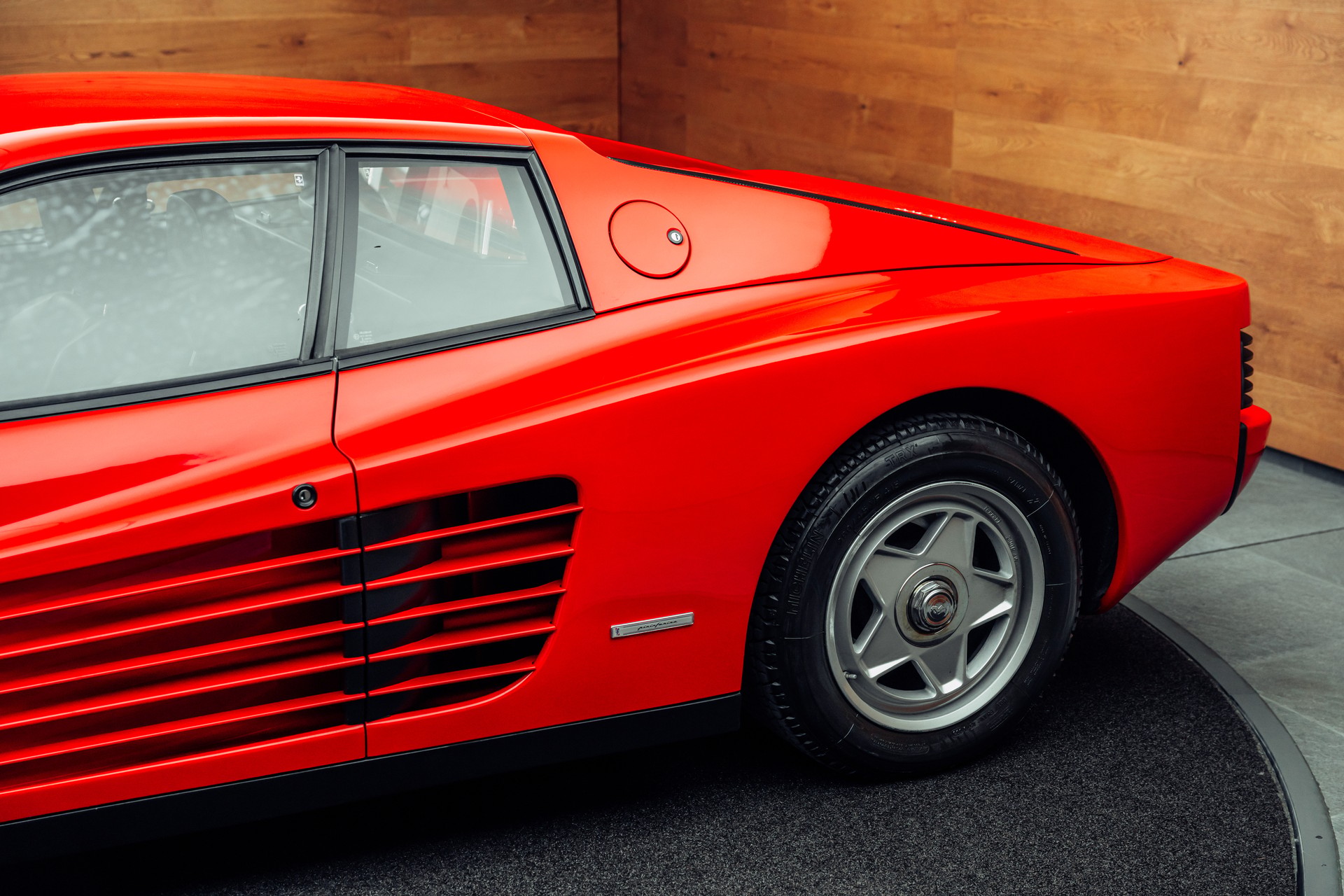 FERRARI Testarossa Monospecchio-image-17