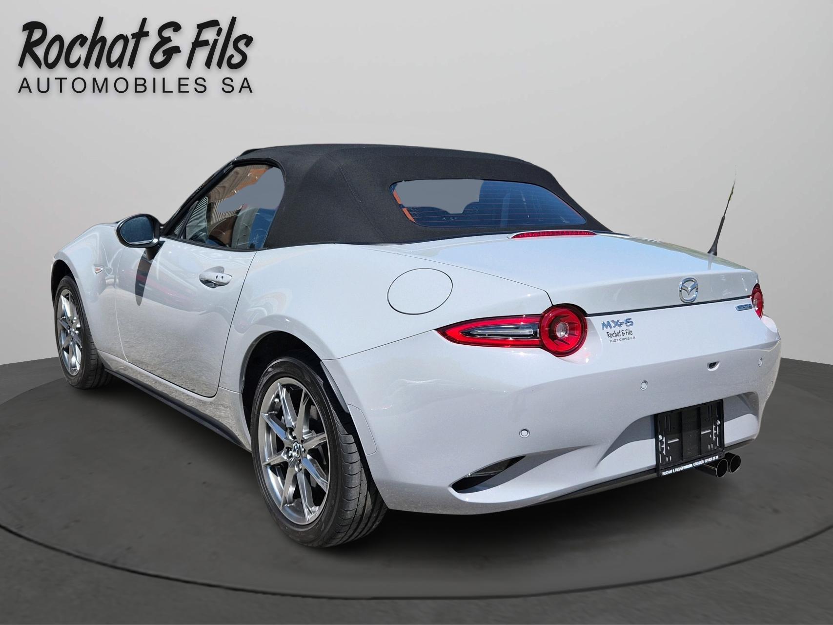 MAZDA MX-5 Skyactiv-G 132 Exclusive-line-showroom-element-2