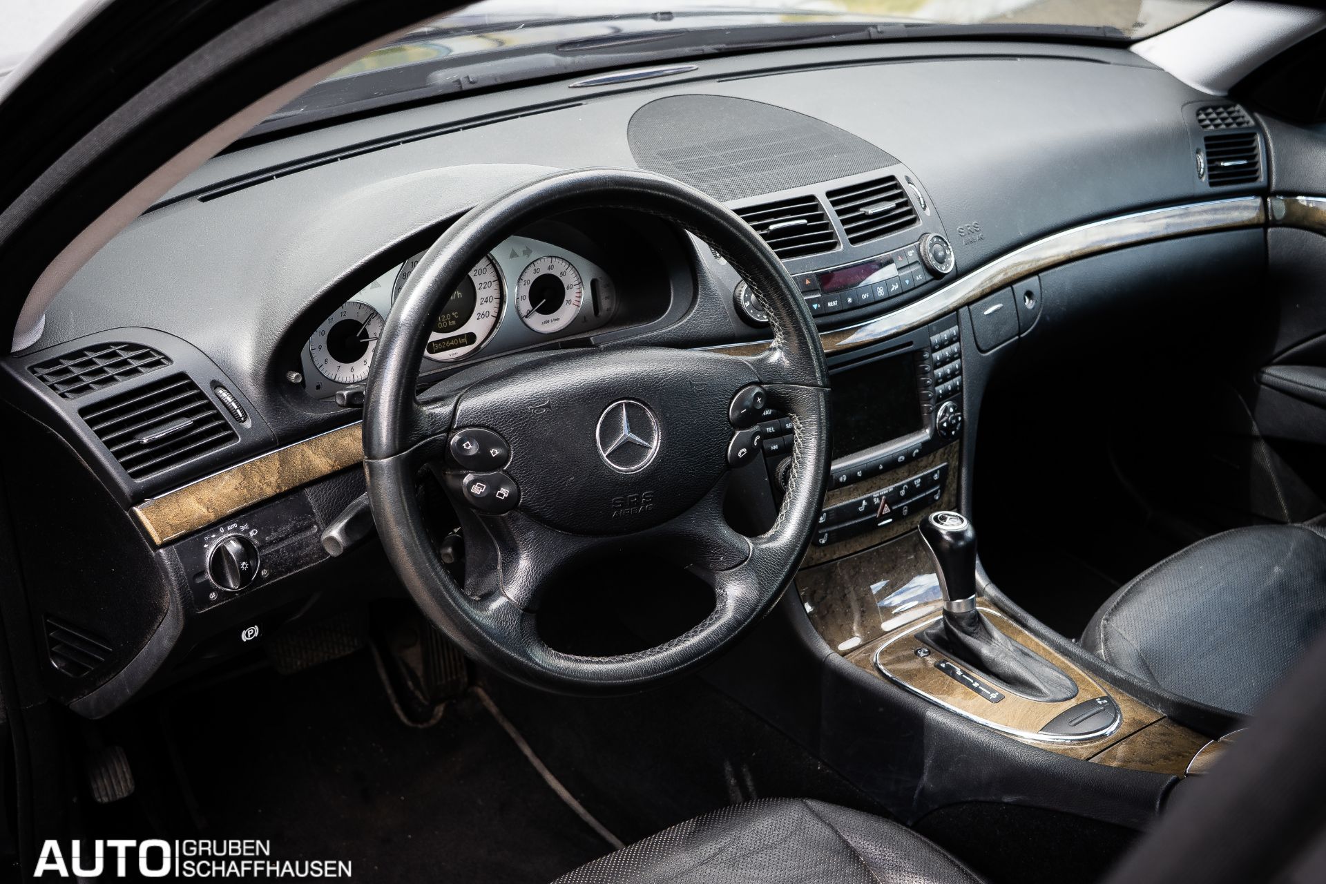 MERCEDES-BENZ E 350 Avantgarde 4Matic Automatic-image-21