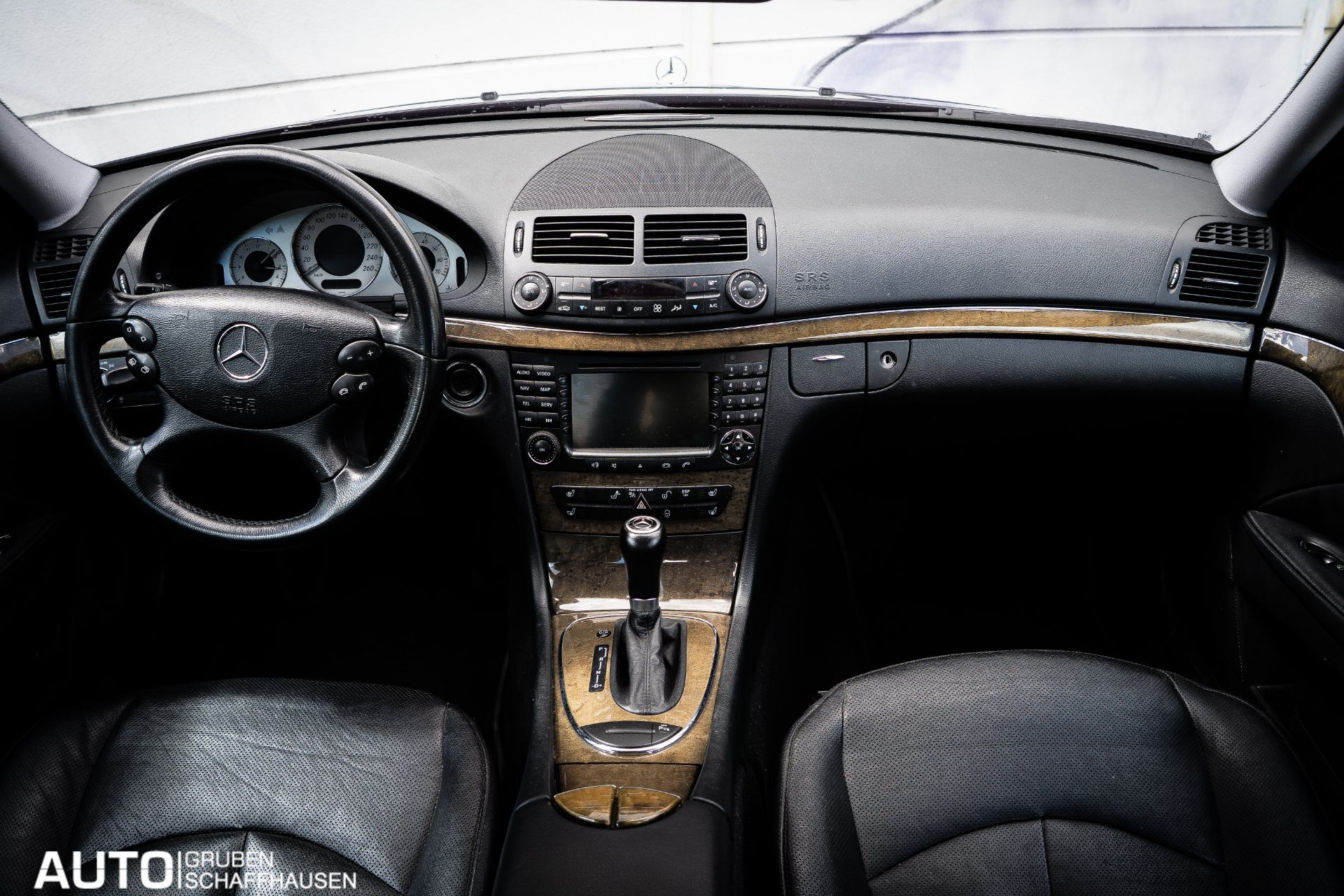MERCEDES-BENZ E 350 Avantgarde 4Matic Automatic-image-17