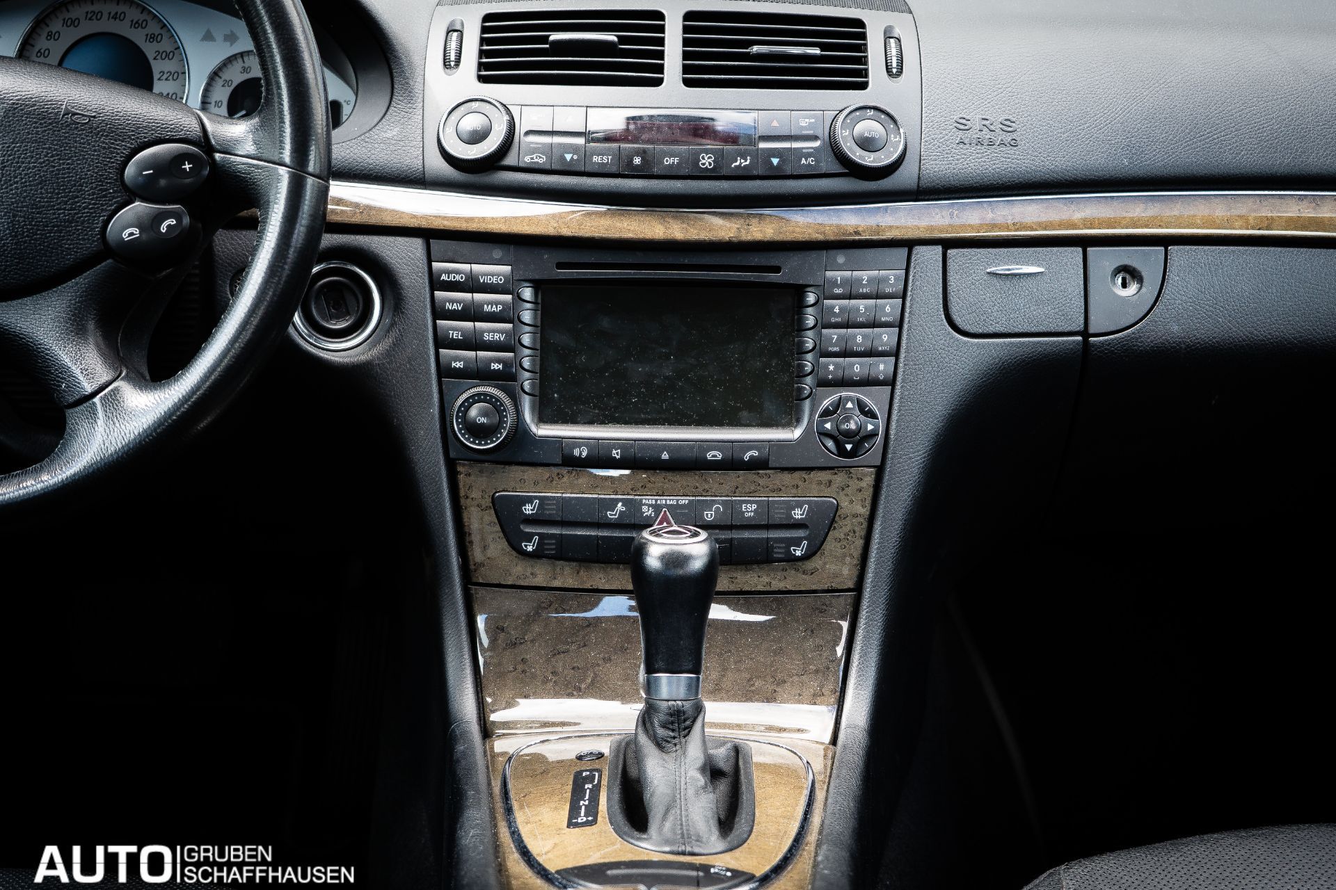 MERCEDES-BENZ E 350 Avantgarde 4Matic Automatic-image-19