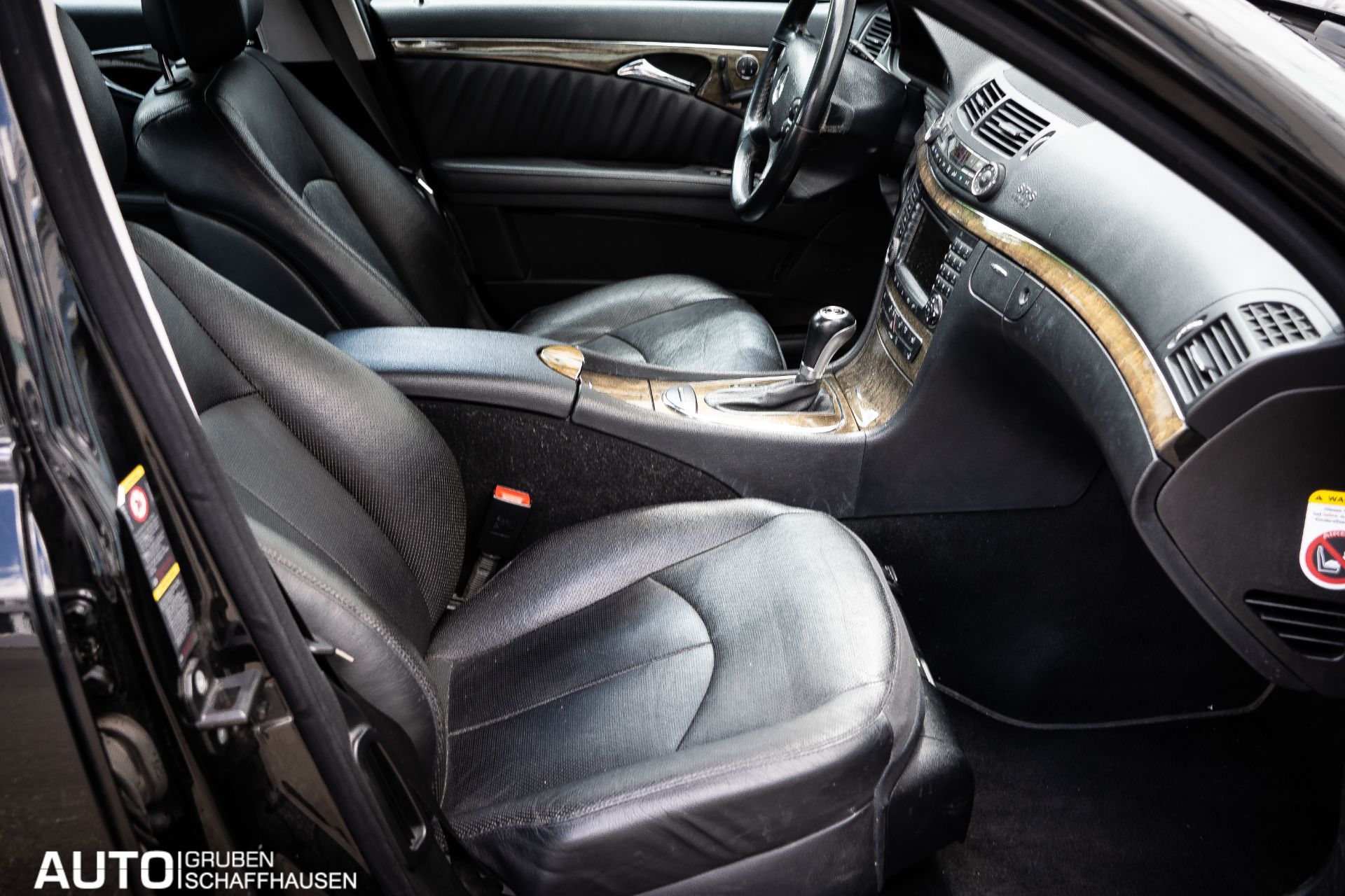 MERCEDES-BENZ E 350 Avantgarde 4Matic Automatic-image-12