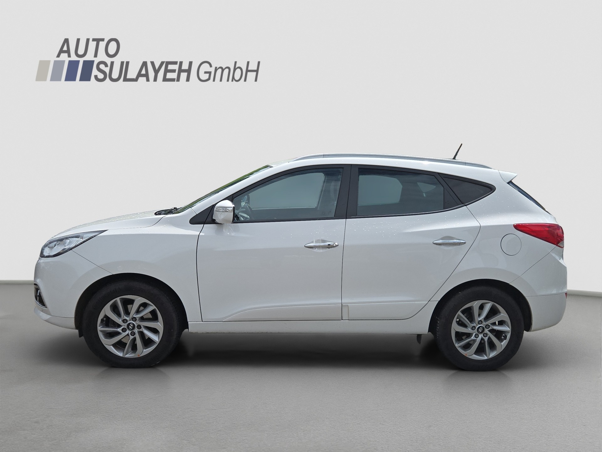 HYUNDAI iX 35 2.0 CRDi Premium 4WD Automatic-showroom-element-2