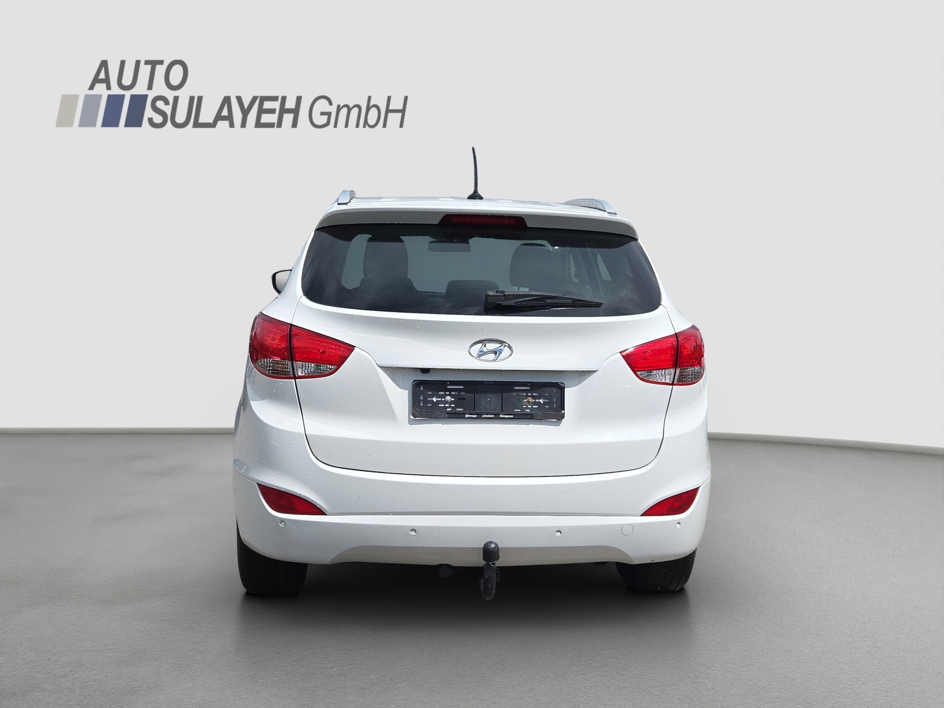 HYUNDAI iX 35 2.0 CRDi Premium 4WD Automatic-image-6