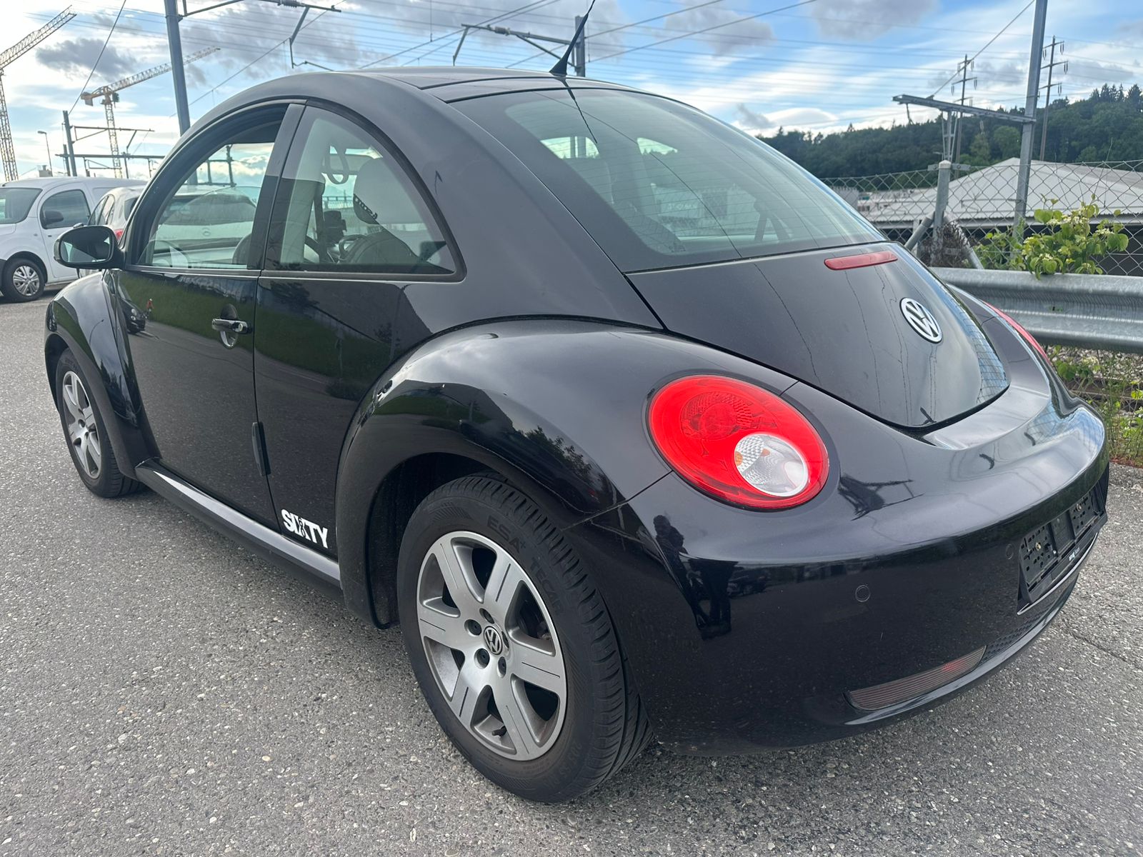 VW Beetle 1.8 T Sixty-image-4