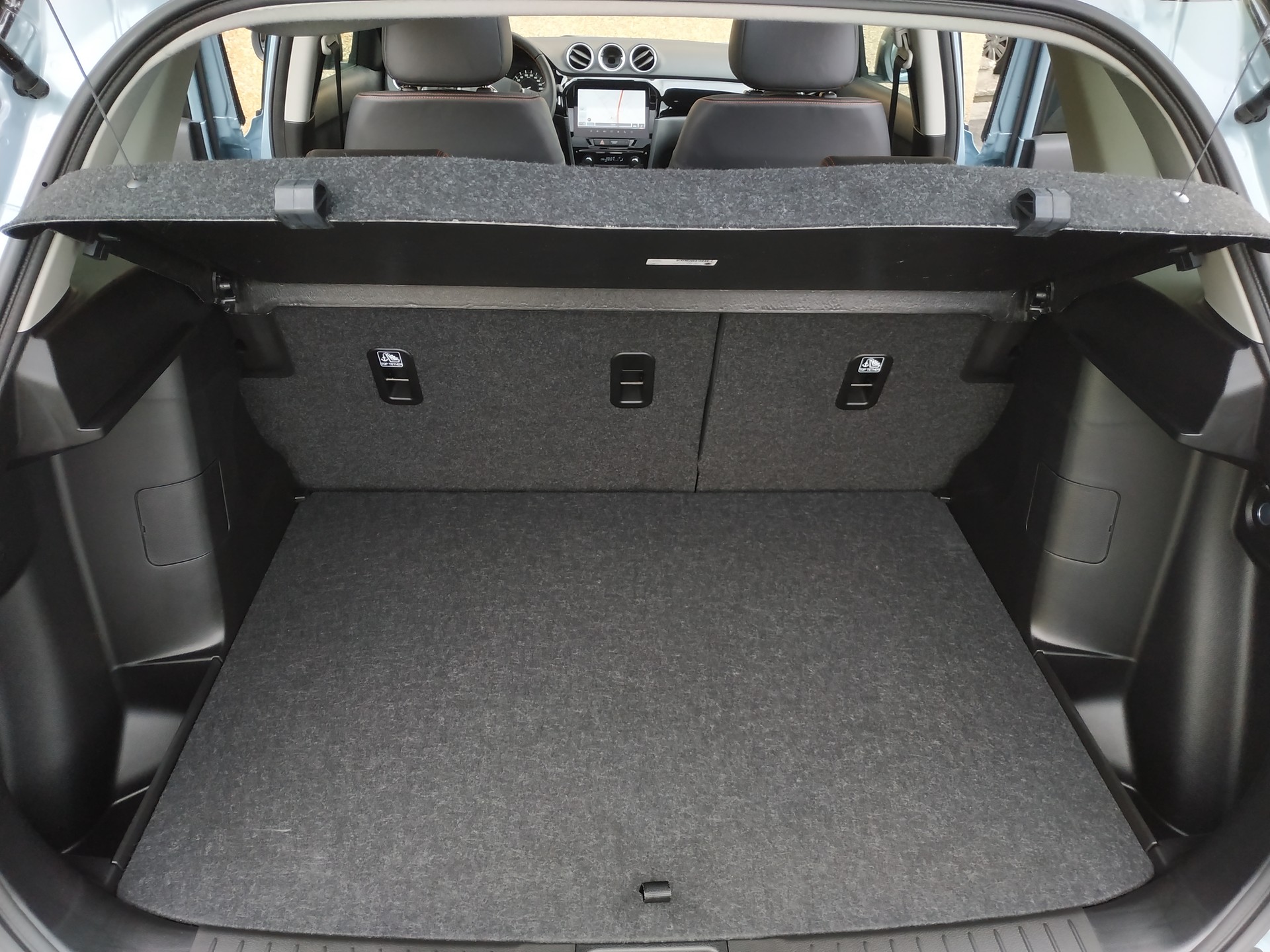 SUZUKI Vitara 1.4 Boosterjet Black Edition Top 4x4 Hybrid Automatic-image-25