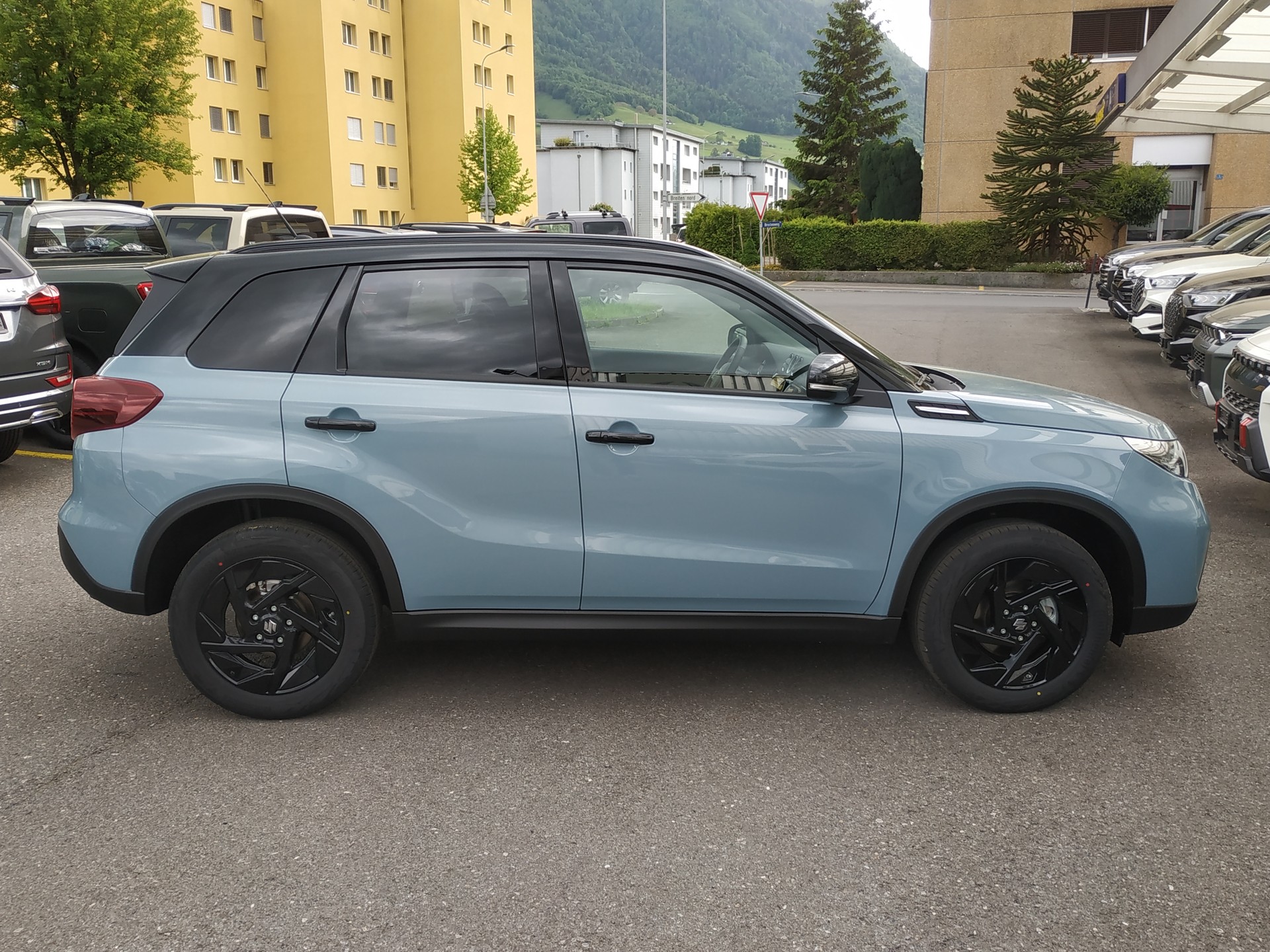 SUZUKI Vitara 1.4 Boosterjet Black Edition Top 4x4 Hybrid Automatic-image-5