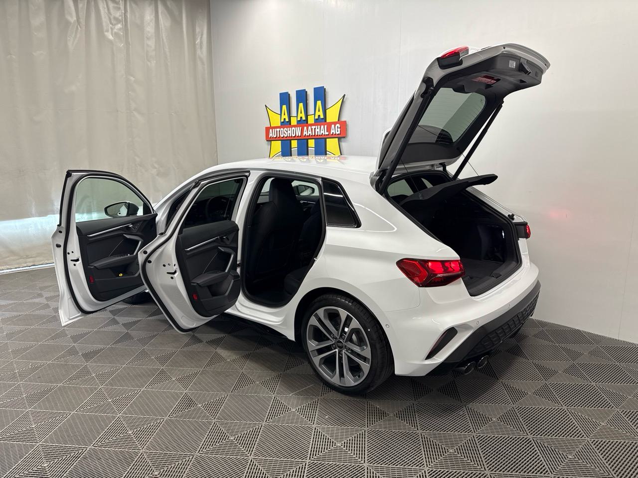 AUDI S3 Sportback TFSI quattro S-tronic-image-15