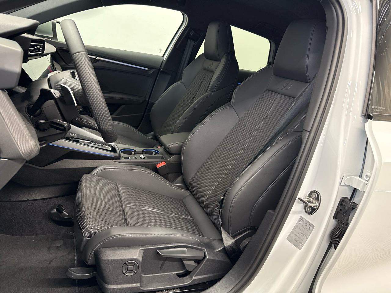 AUDI S3 Sportback TFSI quattro S-tronic-showroom-element-3