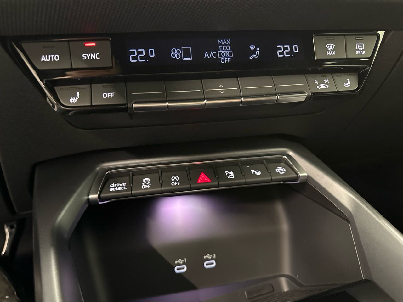 AUDI S3 Sportback TFSI quattro S-tronic-image-7