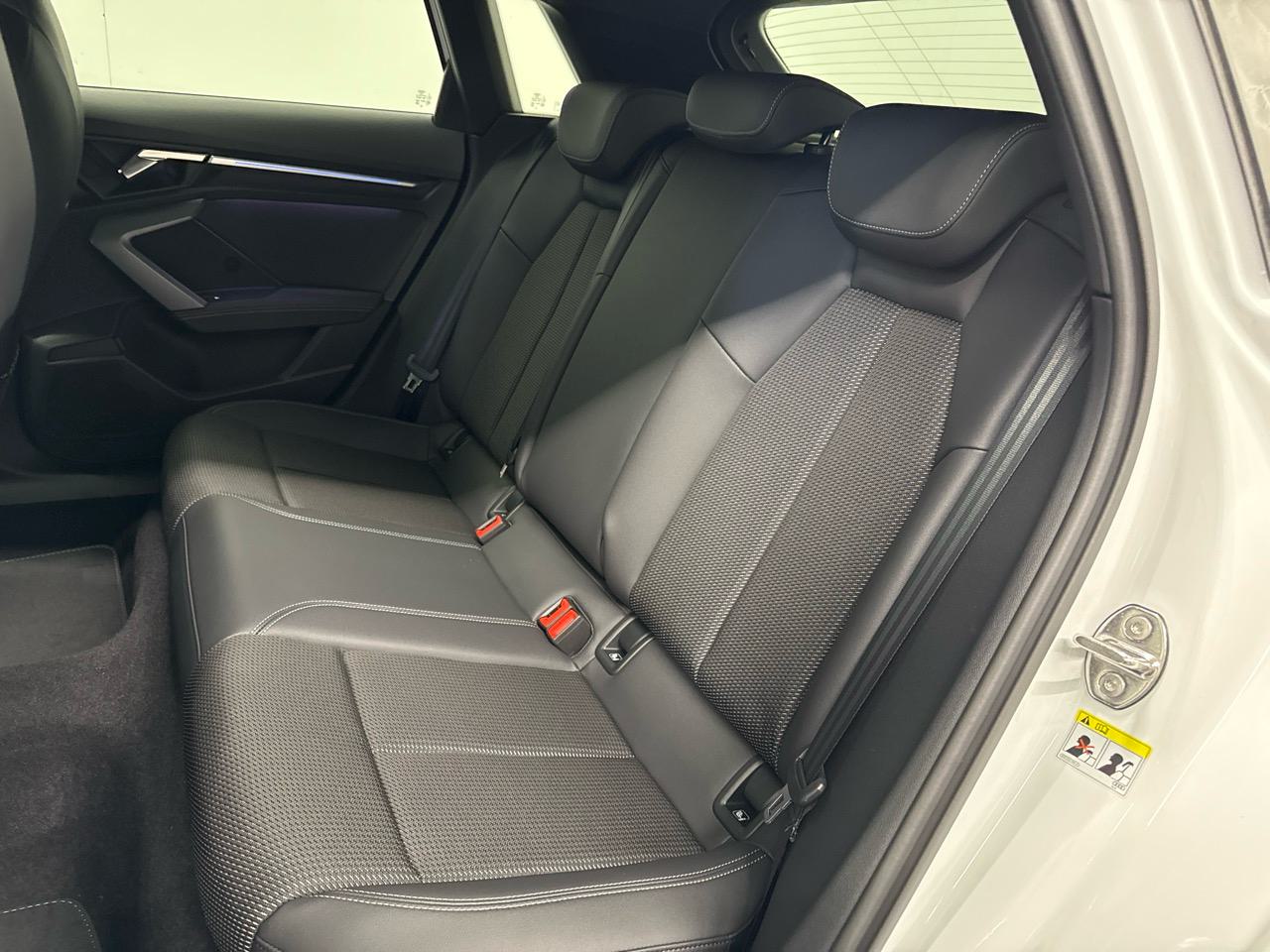 AUDI S3 Sportback TFSI quattro S-tronic-image-12