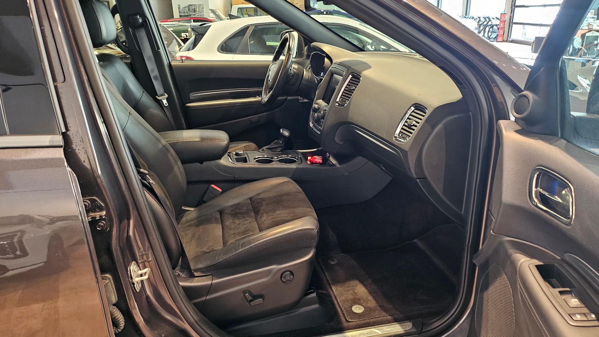 DODGE R/T Hemi 5.7 AWD-image-17