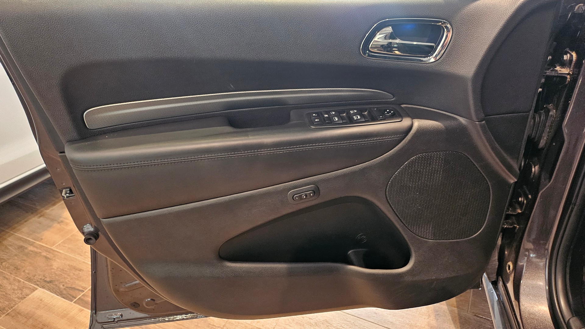 DODGE R/T Hemi 5.7 AWD-image-24
