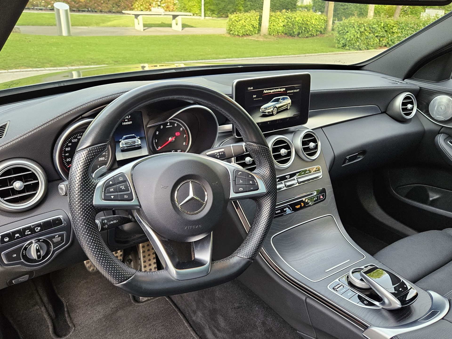 MERCEDES-BENZ C 400 AMG Line 4matic-image-9