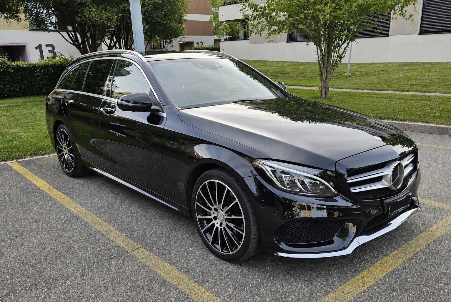 MERCEDES-BENZ C 400 AMG Line 4matic-image-3