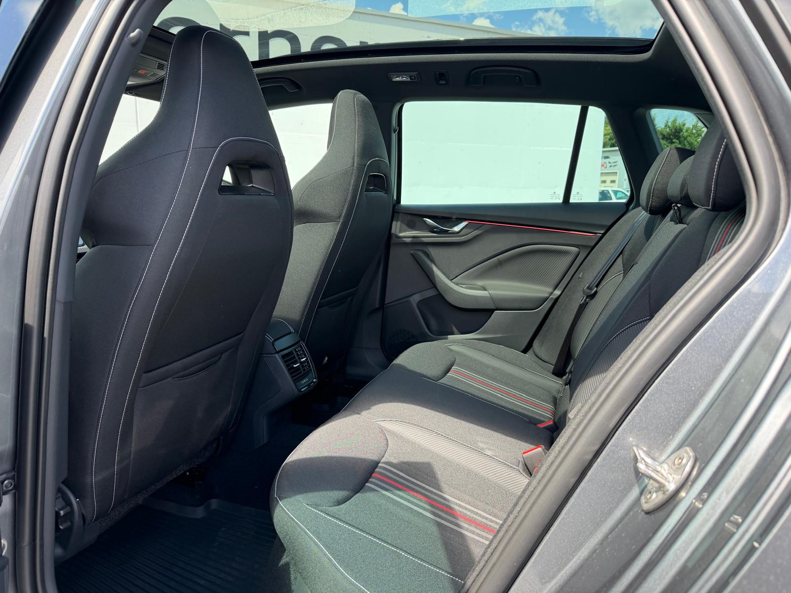 SKODA Kamiq 1.5 TSI Monte Carlo DSG-image-8
