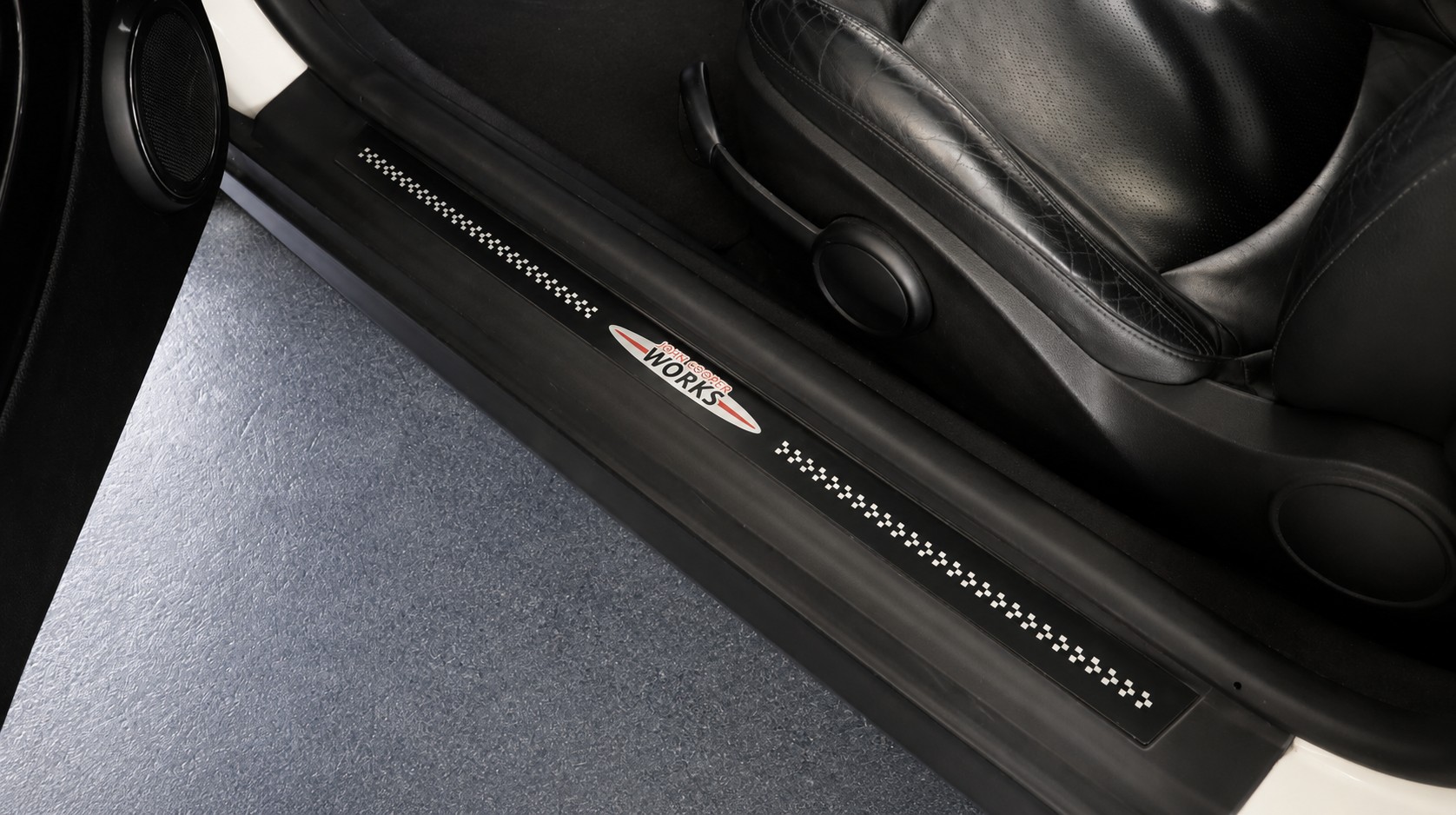 MINI Mini R56 1.6i John Cooper Works-showroom-element-2