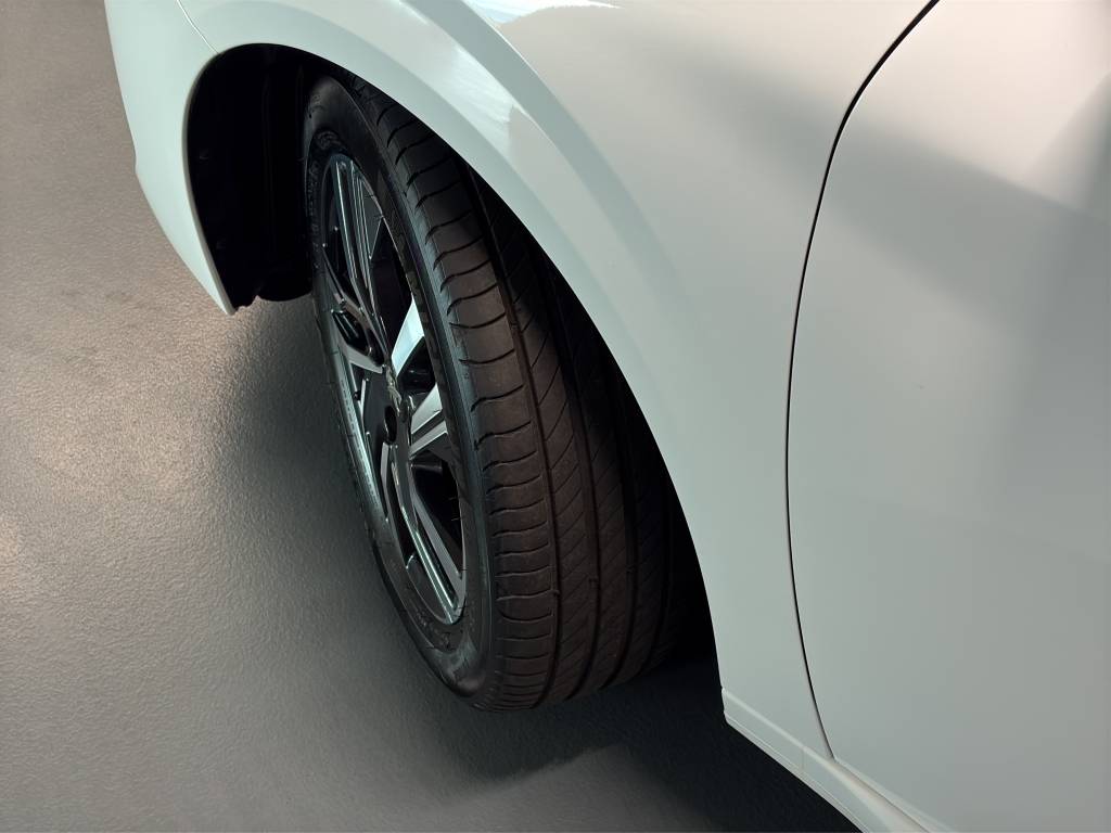 PEUGEOT 208 1.2 PureTech Allure Pack EAT8-image-12