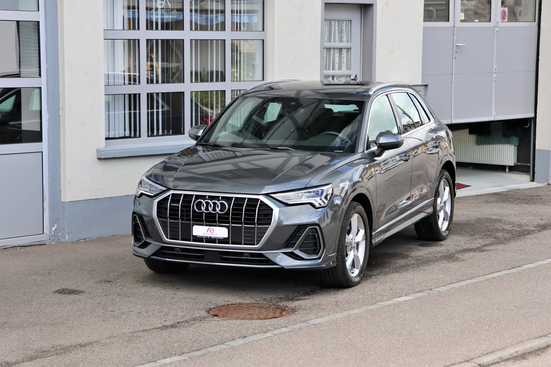 AUDI Q3 40 TDI S line quattro S-tronic (CH)