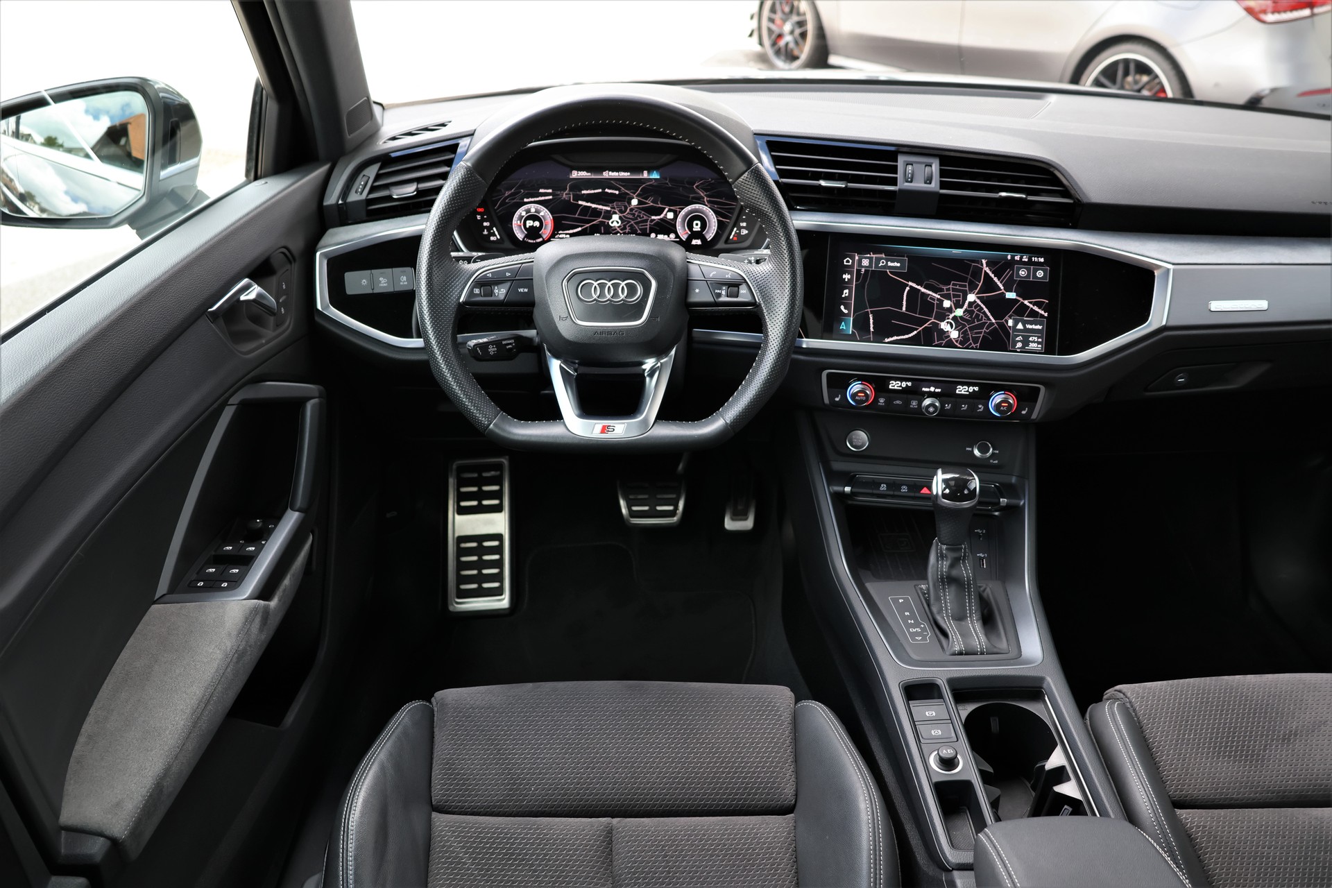 AUDI Q3 40 TDI S line quattro S-tronic (CH)-image-13