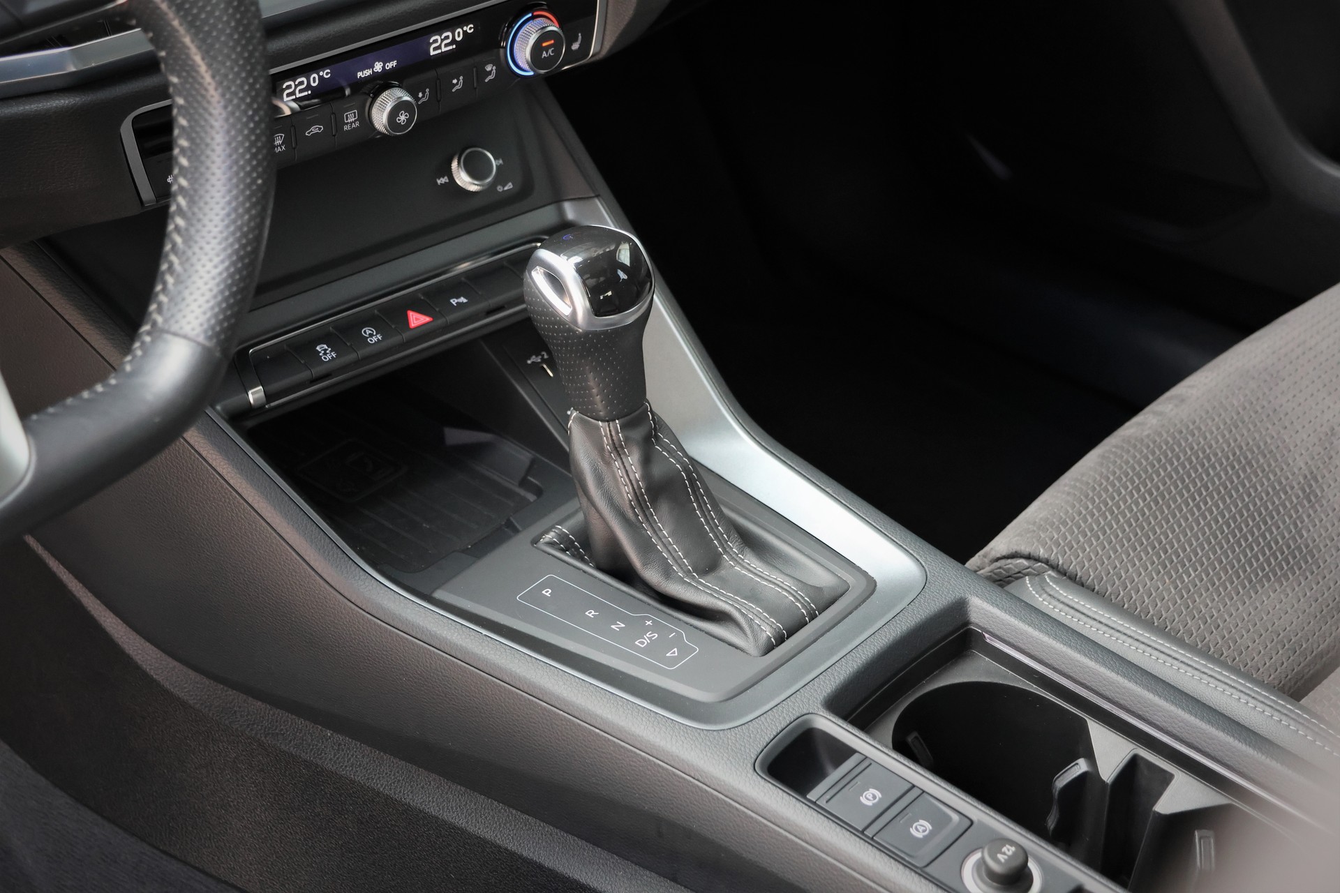 AUDI Q3 40 TDI S line quattro S-tronic (CH)-image-11