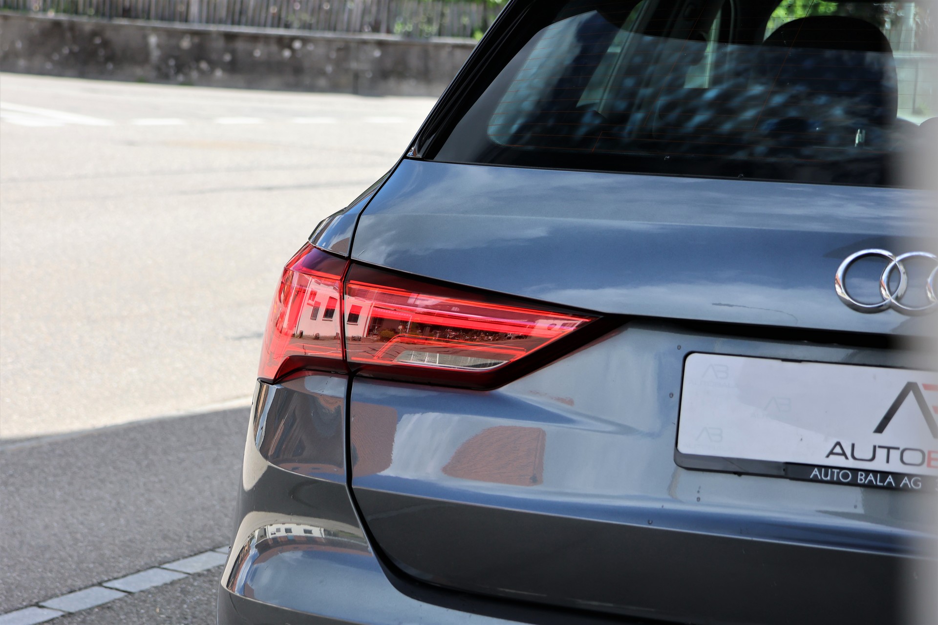 AUDI Q3 40 TDI S line quattro S-tronic (CH)-image-5