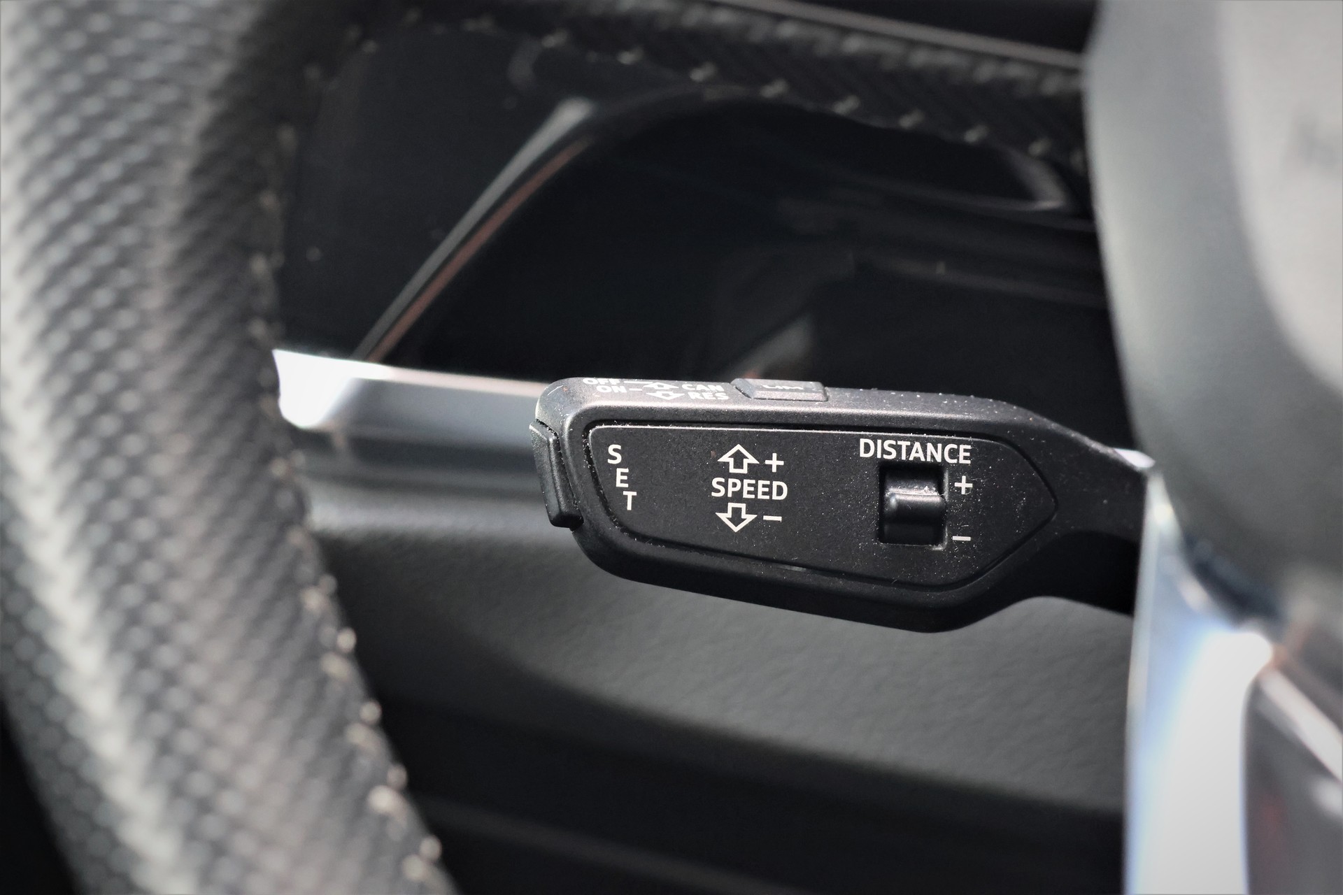 AUDI Q3 40 TDI S line quattro S-tronic (CH)-image-16