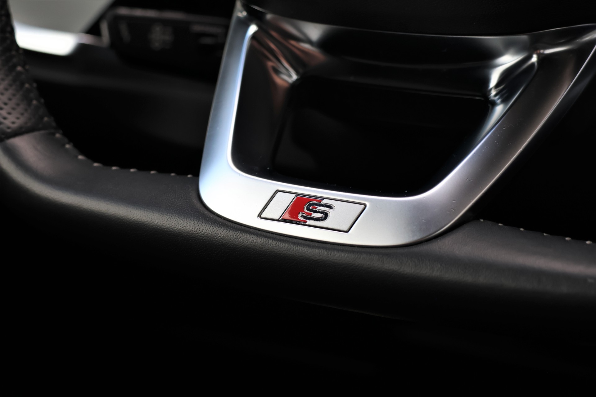 AUDI Q3 40 TDI S line quattro S-tronic (CH)-image-17
