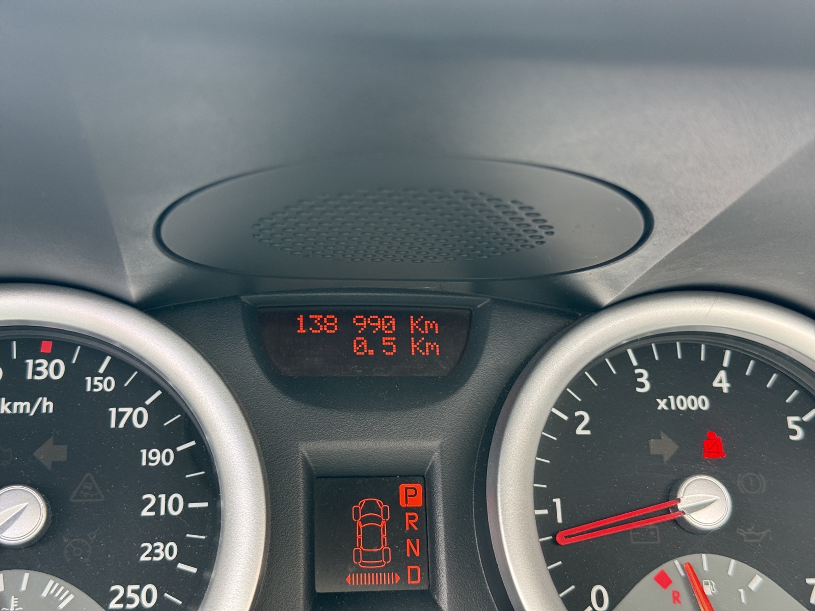 RENAULT Mégane C-C 2.0 16V Dynamique Confort-image-10
