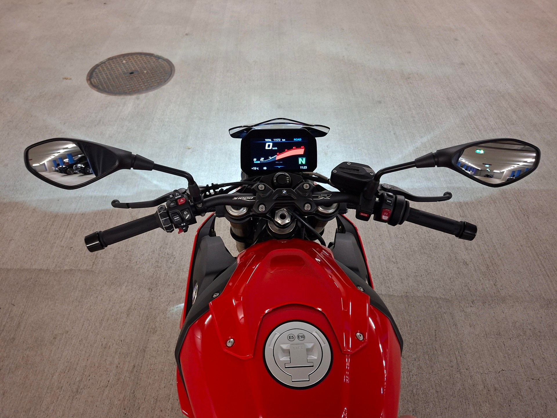 BMW S 1000 R-image-1