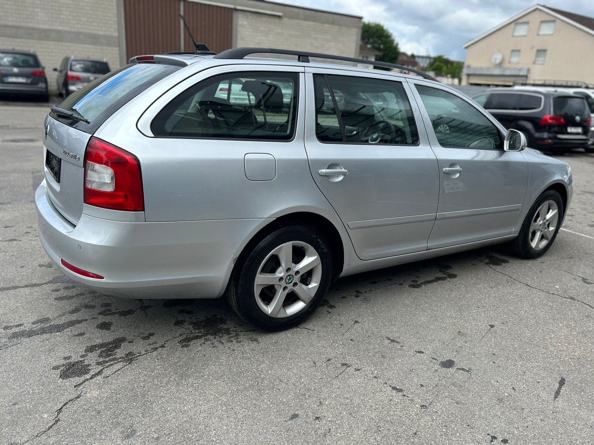 SKODA Octavia Combi 2.0 TDI Ambition 4x4 DSG-image-1