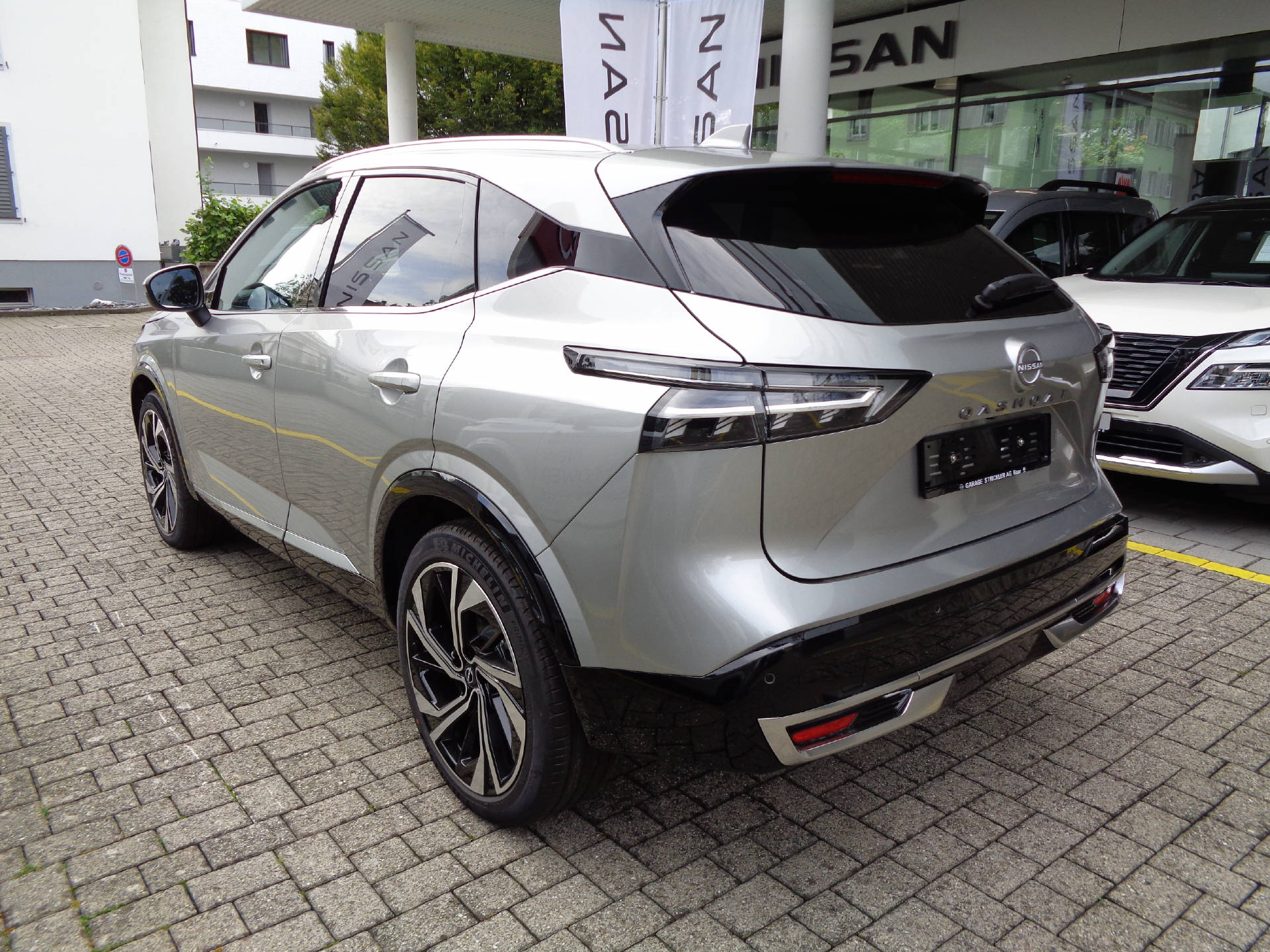 NISSAN Qashqai 1.3 DIG-T Tekna+ 4x4-showroom-element-1