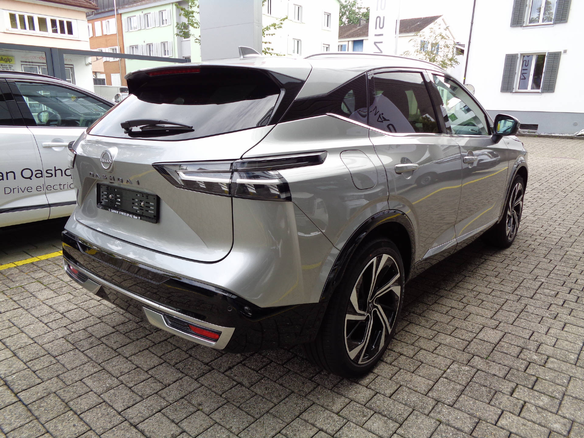 NISSAN Qashqai 1.3 DIG-T Tekna+ 4x4-showroom-element-3