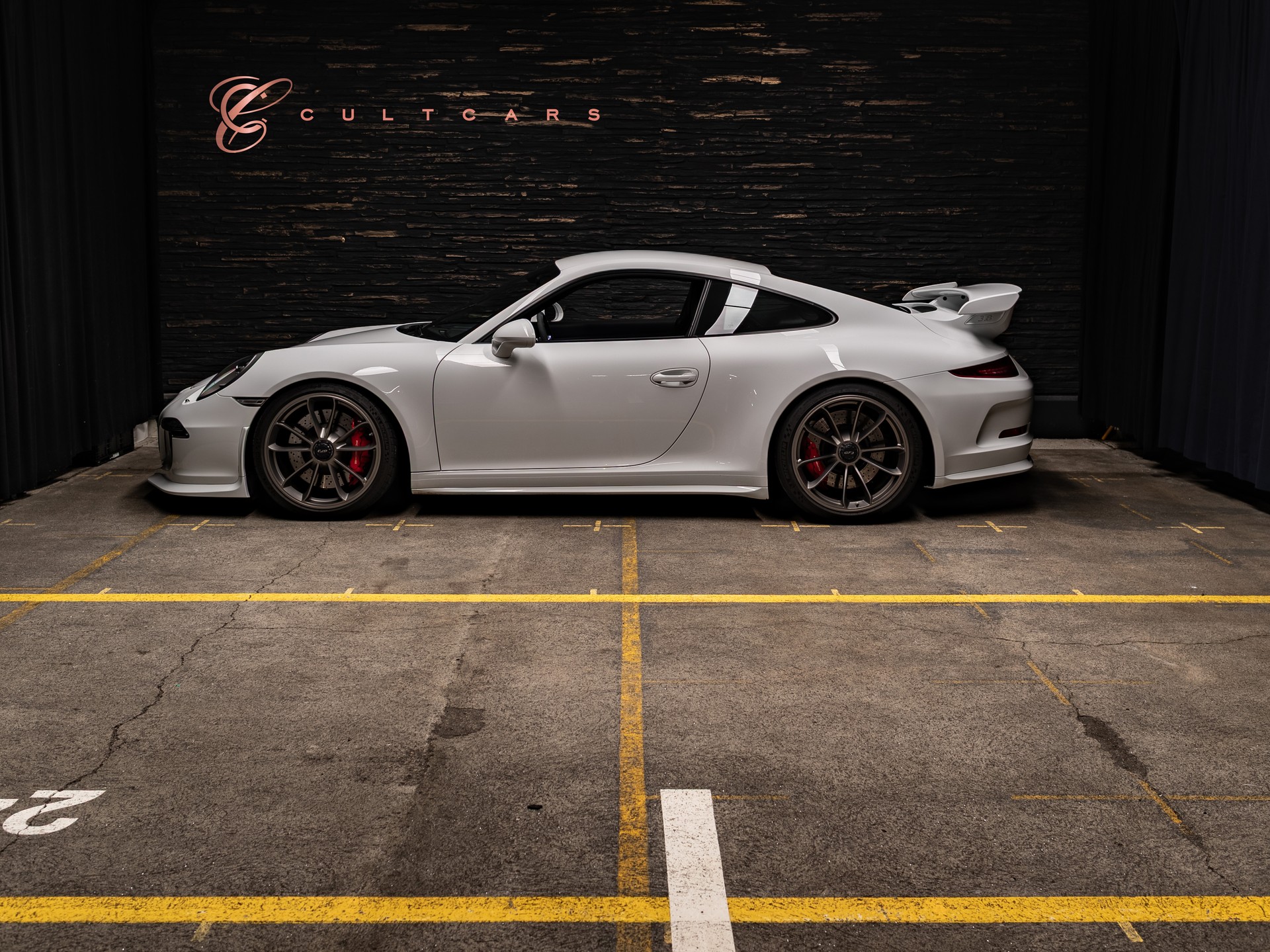 PORSCHE 911 GT3 PDK-showroom-element-1