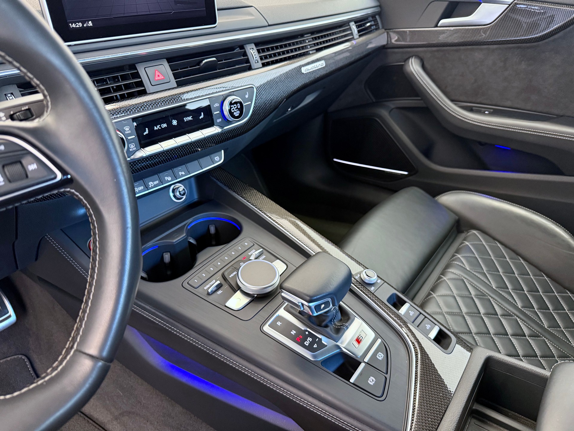 AUDI S5 Cabriolet 3.0 TFSI quattro tiptronic-image-17