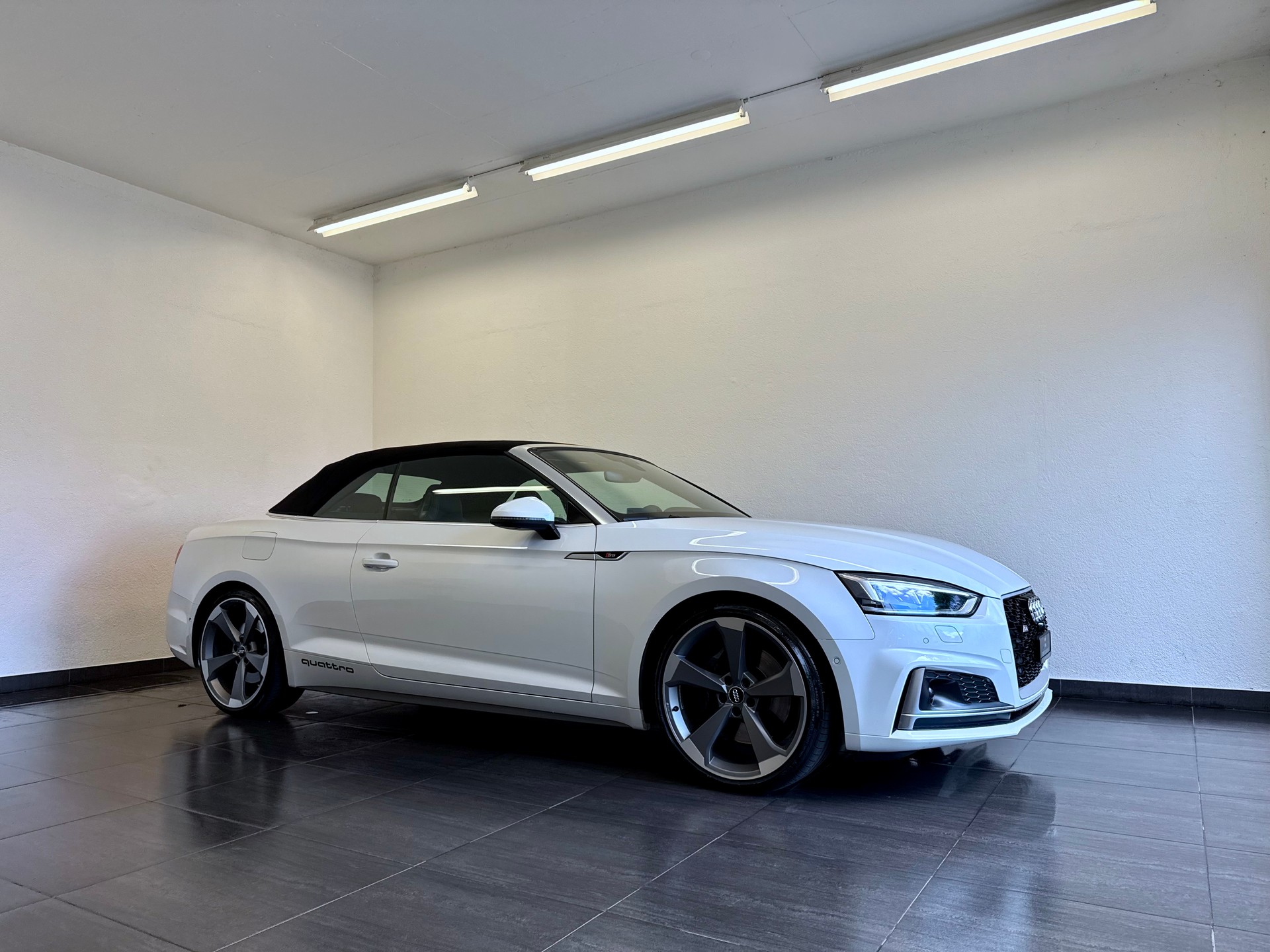 AUDI S5 Cabriolet 3.0 TFSI quattro tiptronic-image-29