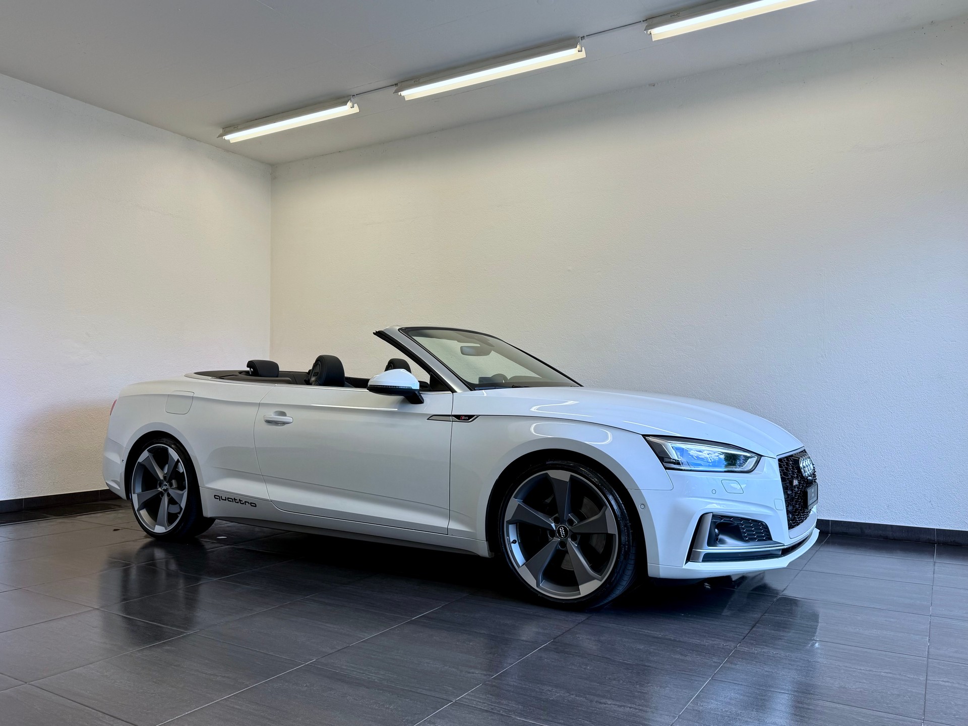 AUDI S5 Cabriolet 3.0 TFSI quattro tiptronic-image-0