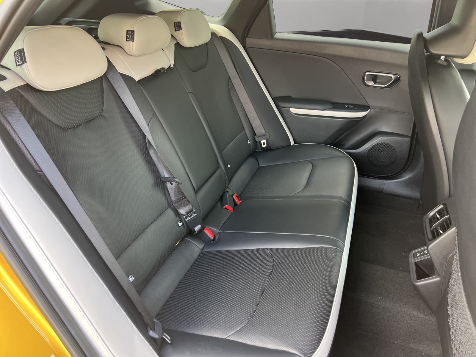 KIA K4 1.6T-GDi GT-Line 180PS DCT / Lederausstattung / elektr. Glasschiebedach / CH-Herstellergarantie / Leasing-Aktion ab 0.99%-image-13