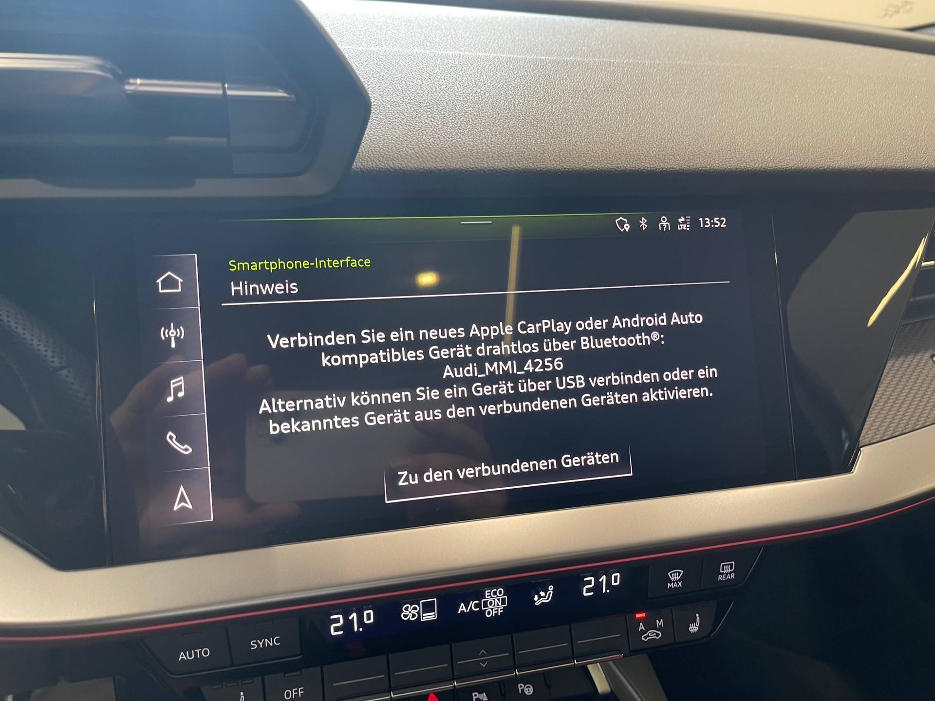 AUDI RS3 Sportback 2.5 TSI quattro S-tronic-image-26