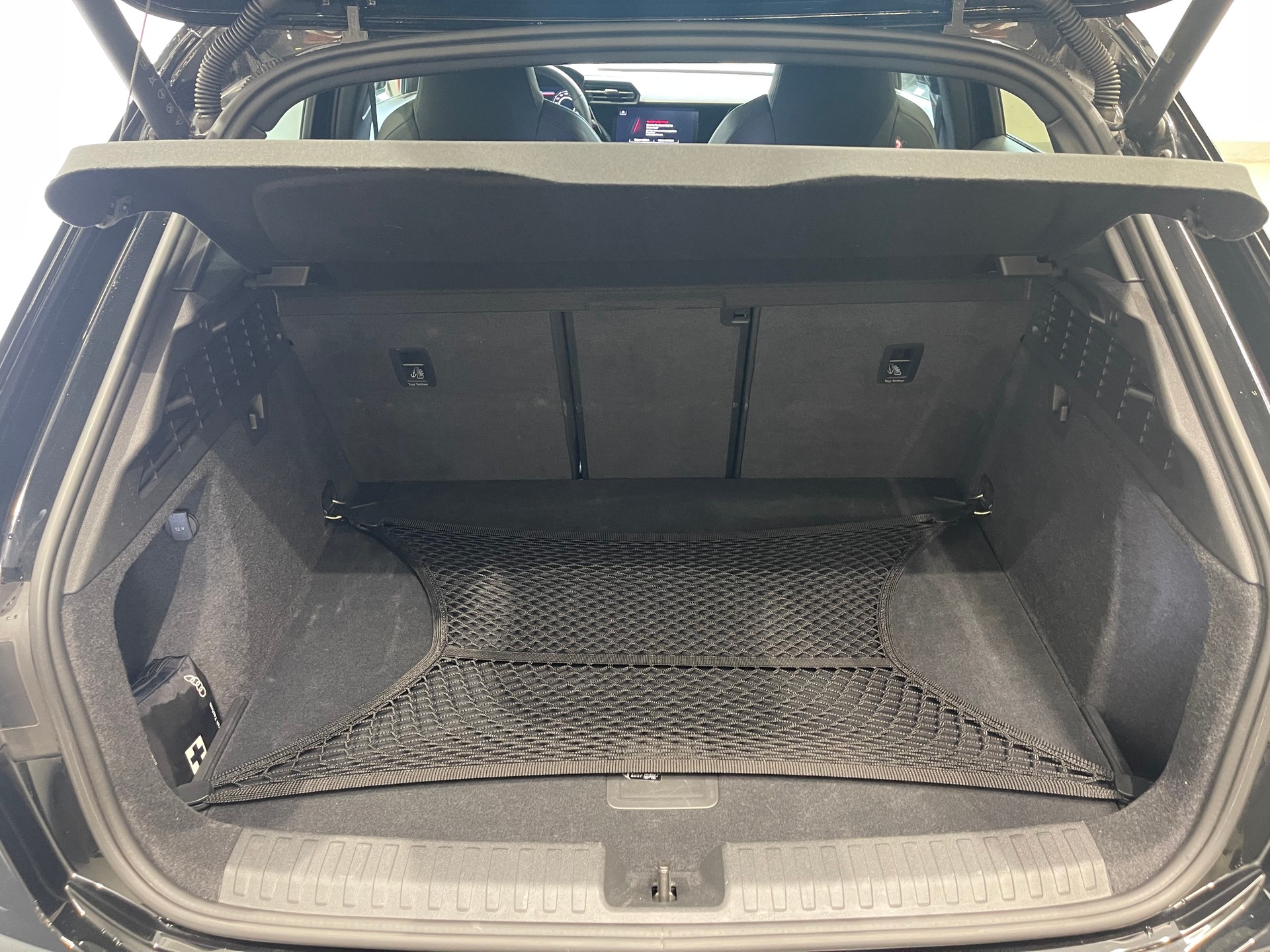 AUDI RS3 Sportback 2.5 TSI quattro S-tronic-image-11