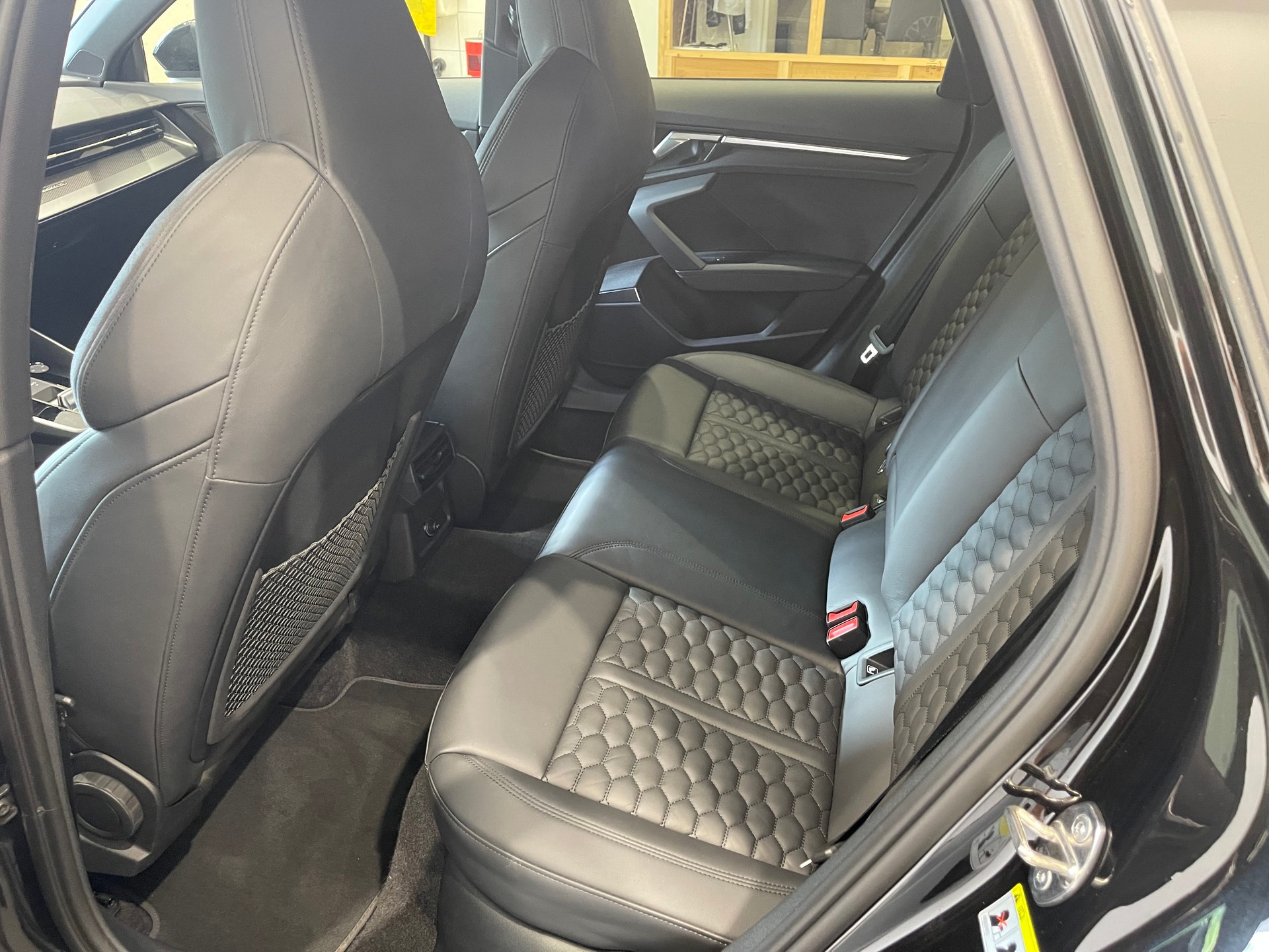 AUDI RS3 Sportback 2.5 TSI quattro S-tronic-image-10