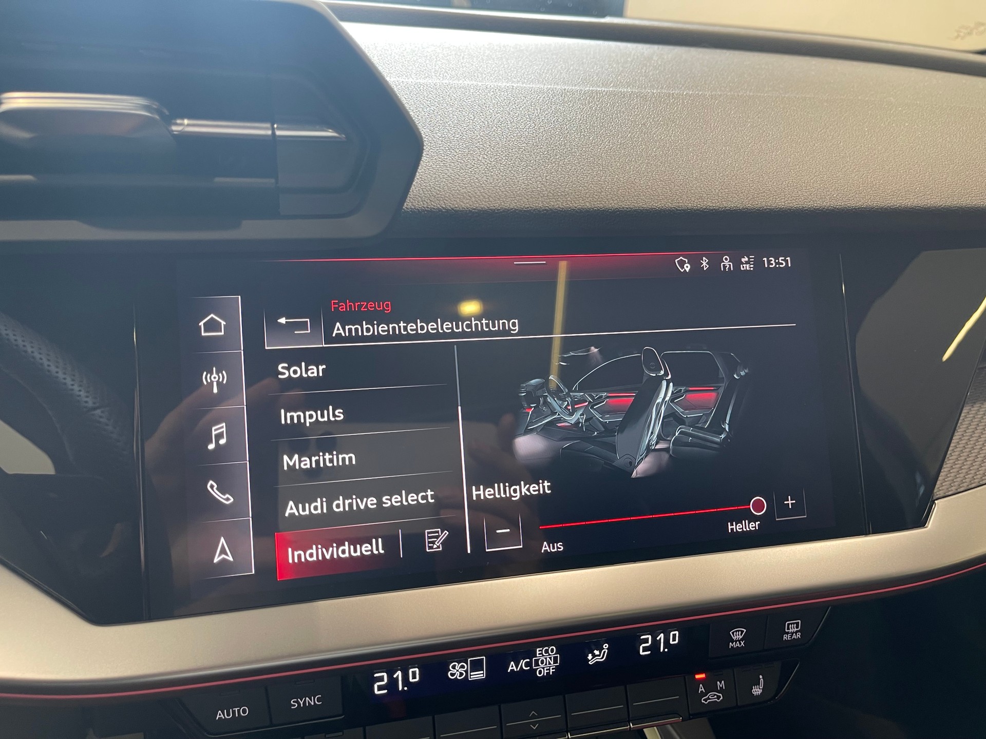 AUDI RS3 Sportback 2.5 TSI quattro S-tronic-image-21