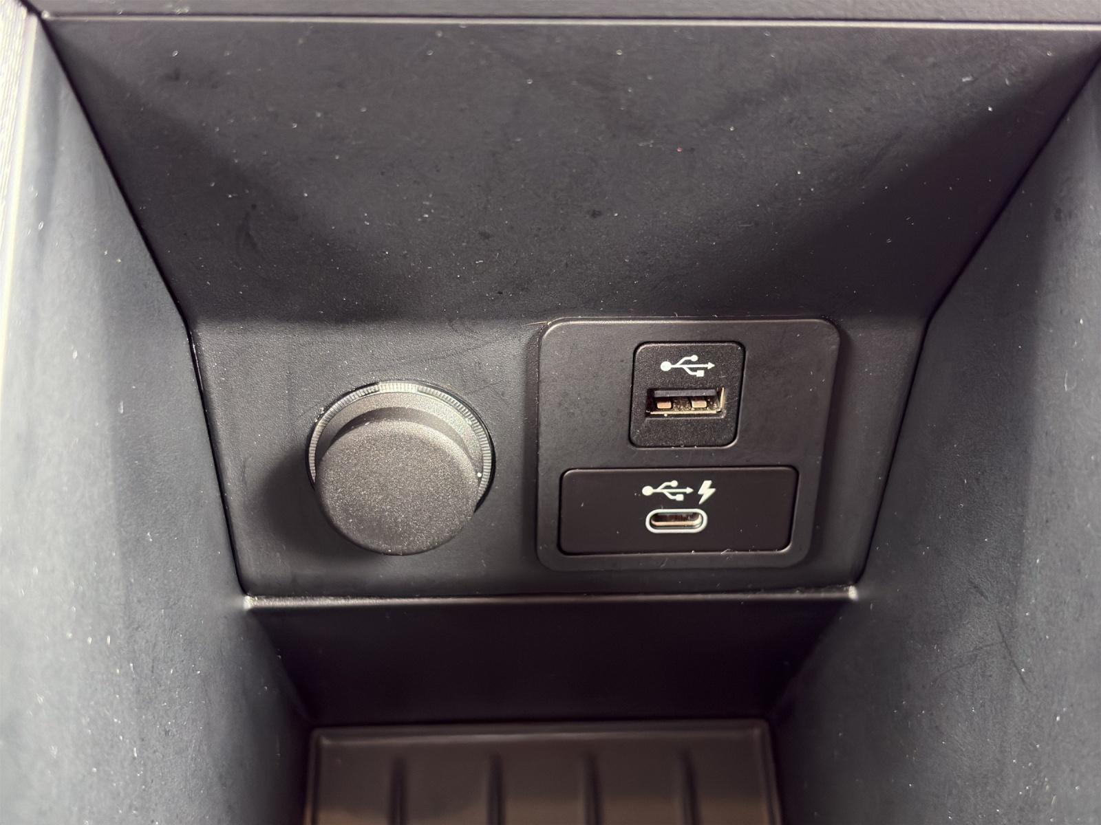 BMW i3s 120 Ah-image-18