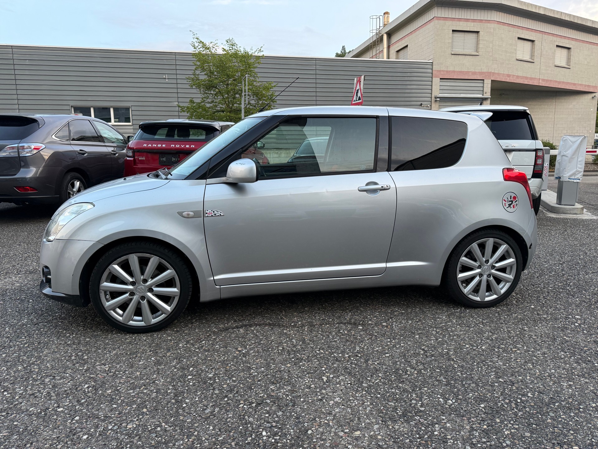 SUZUKI Swift 1.6i 16V Sport-image-2