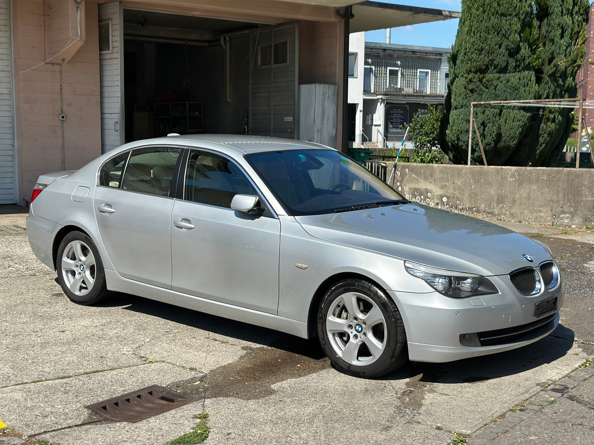 BMW 530xi Steptronic-image-1