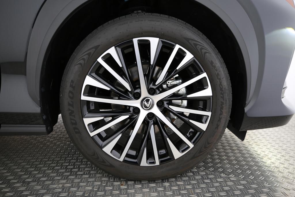 LEXUS RZ 450e Comfort-image-11